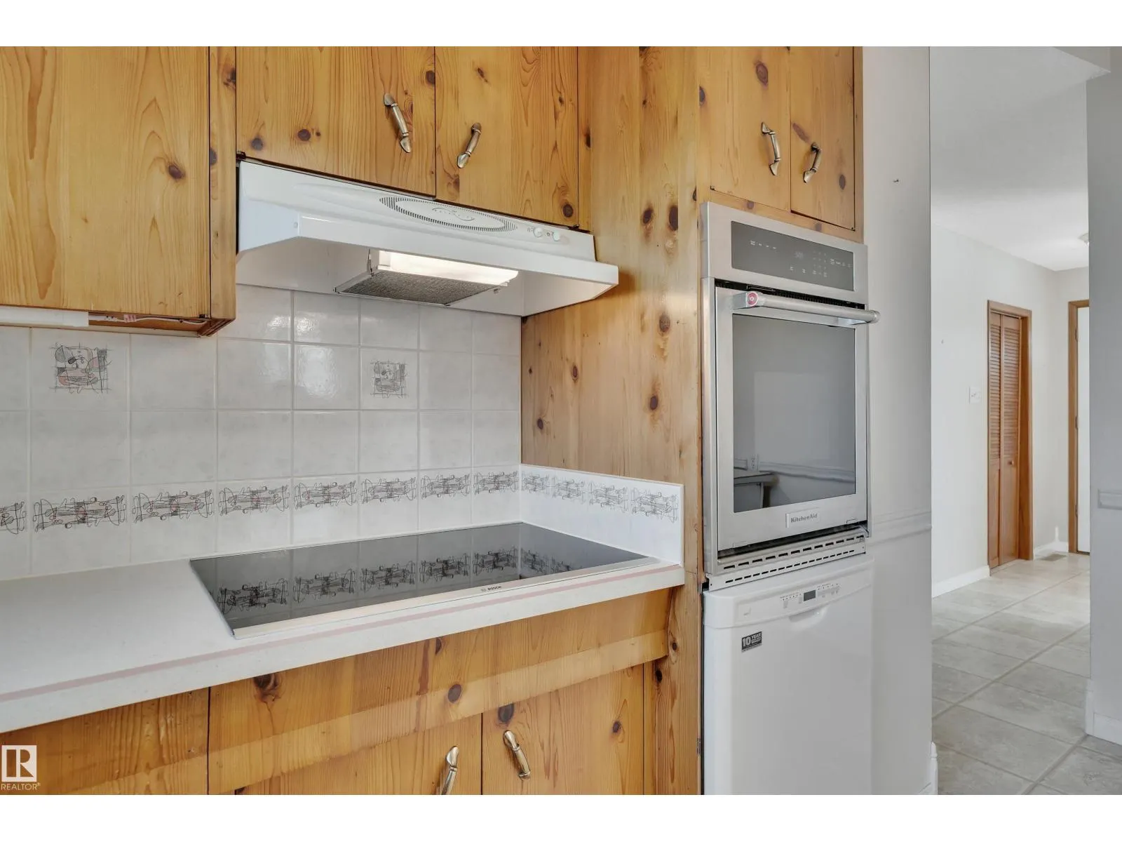 5604 94A AV NW