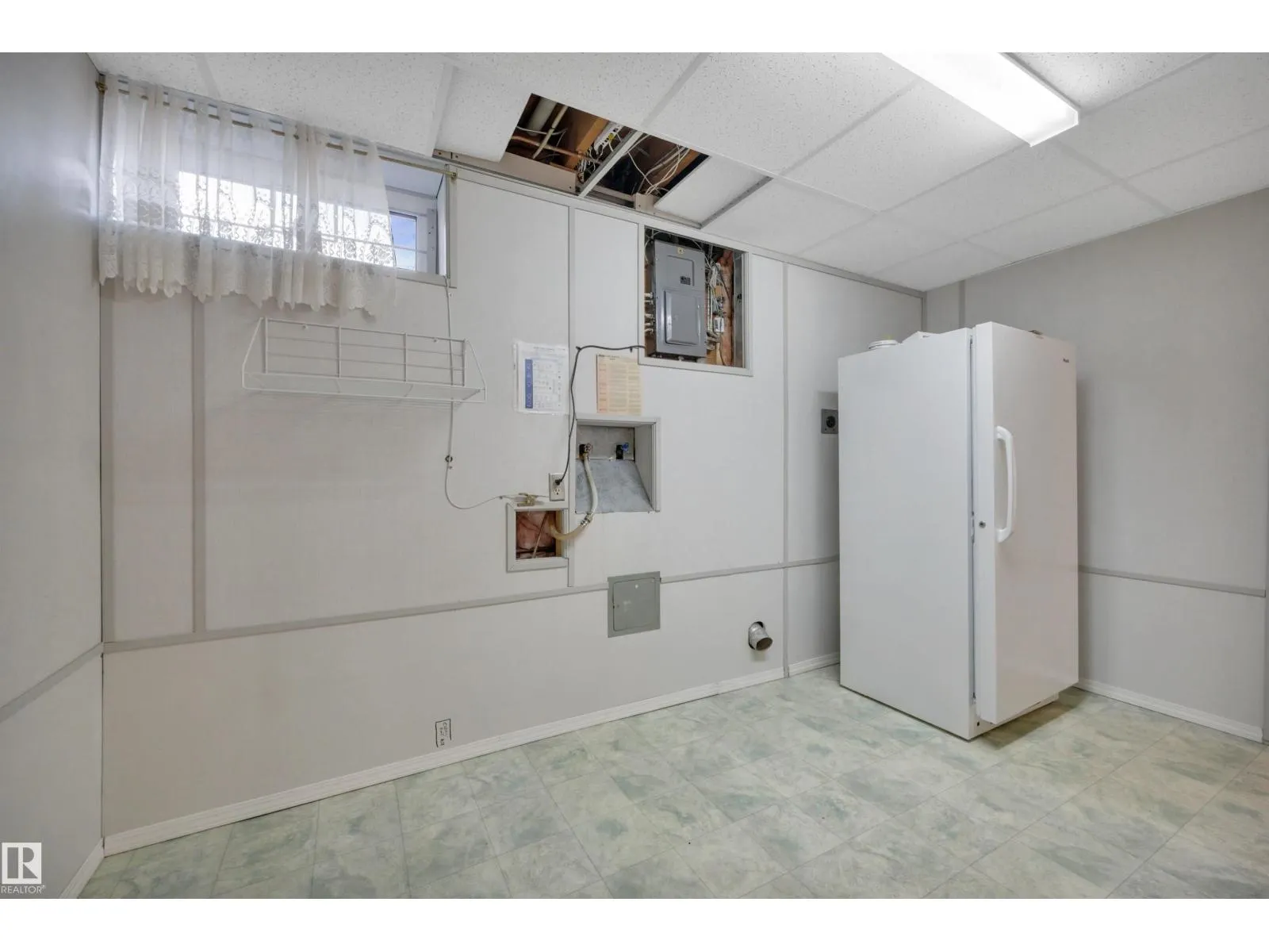 5604 94A AV NW
