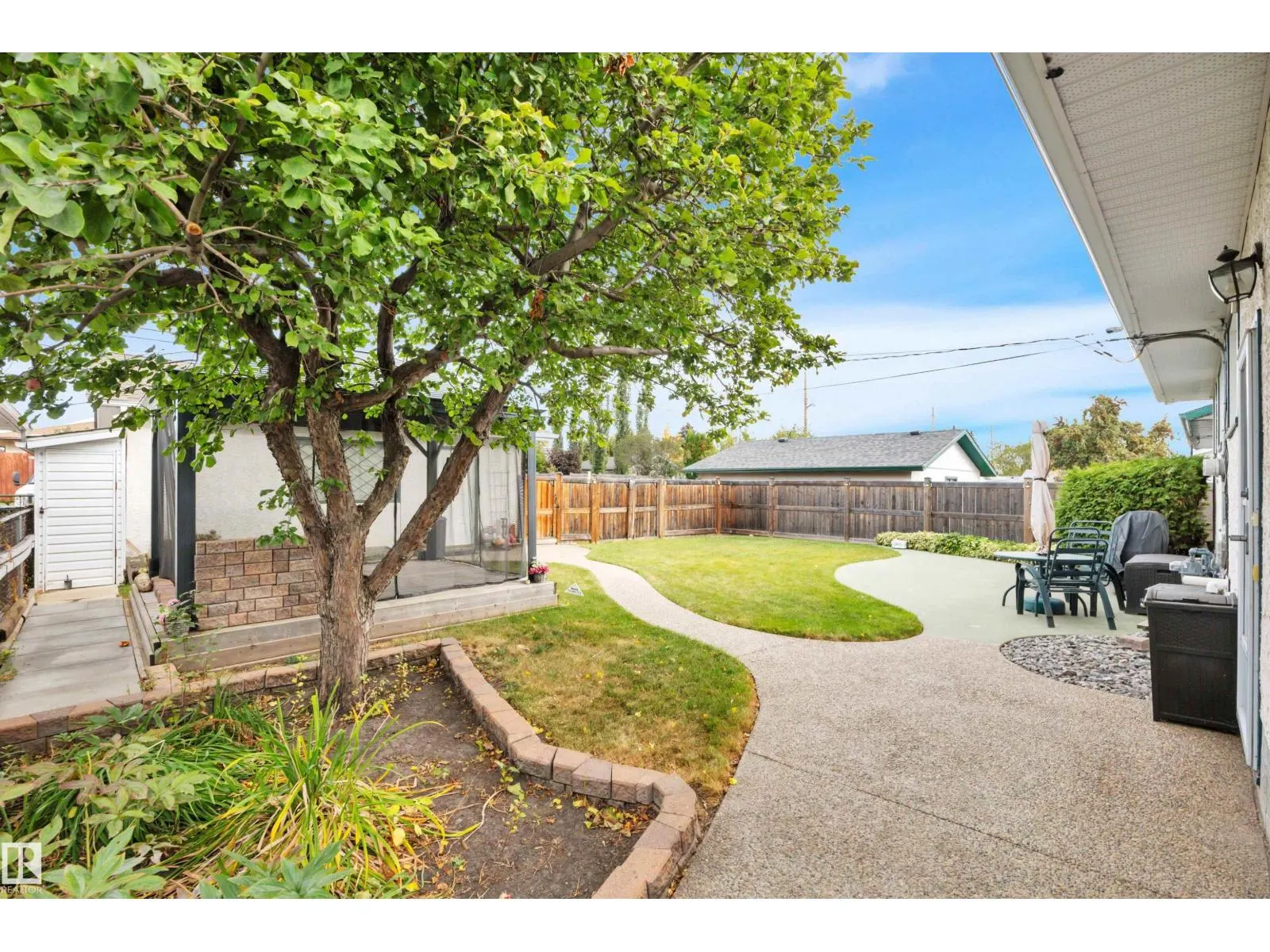 5604 94A AV NW