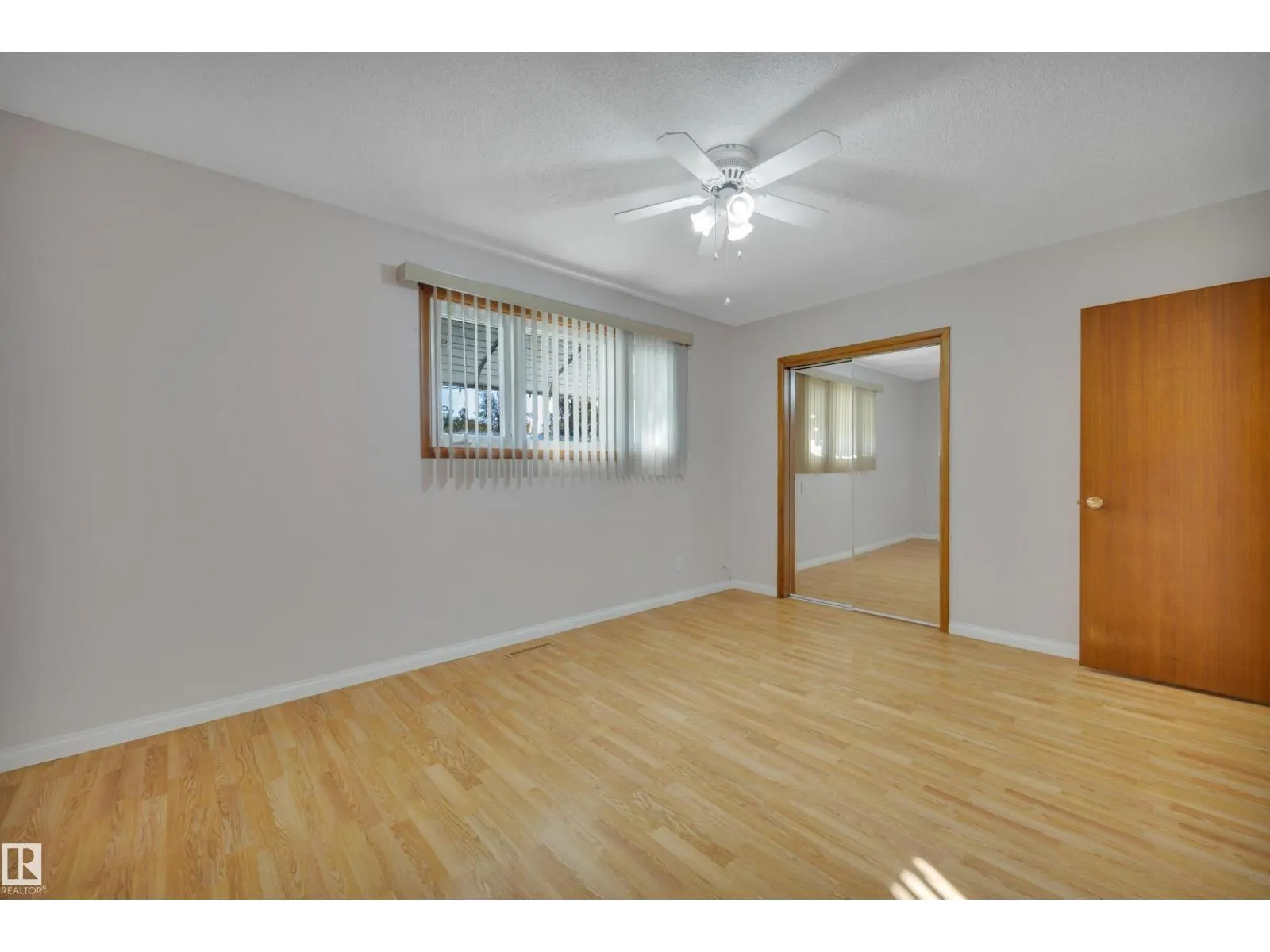 5604 94A AV NW