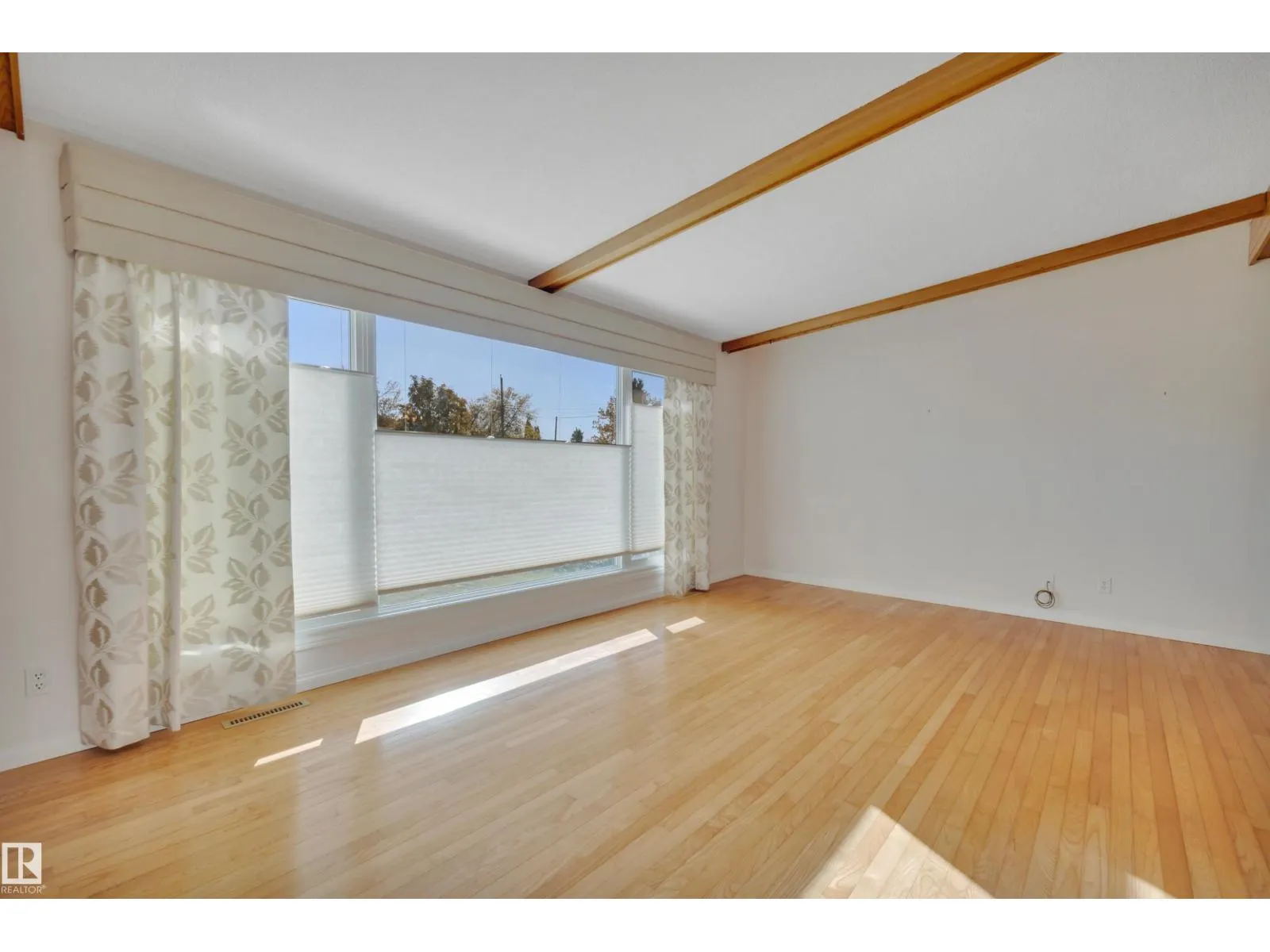 5604 94A AV NW