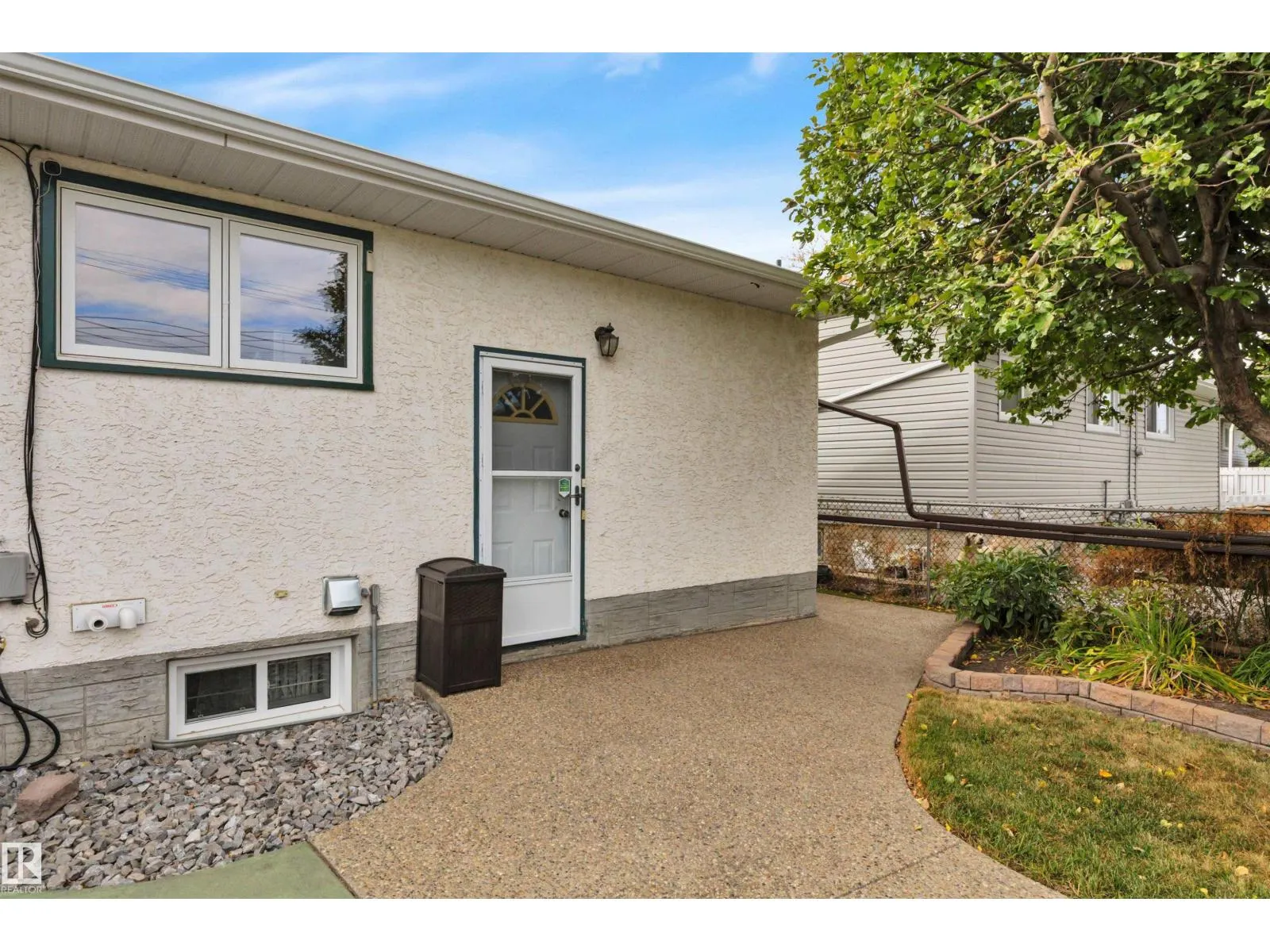 5604 94A AV NW