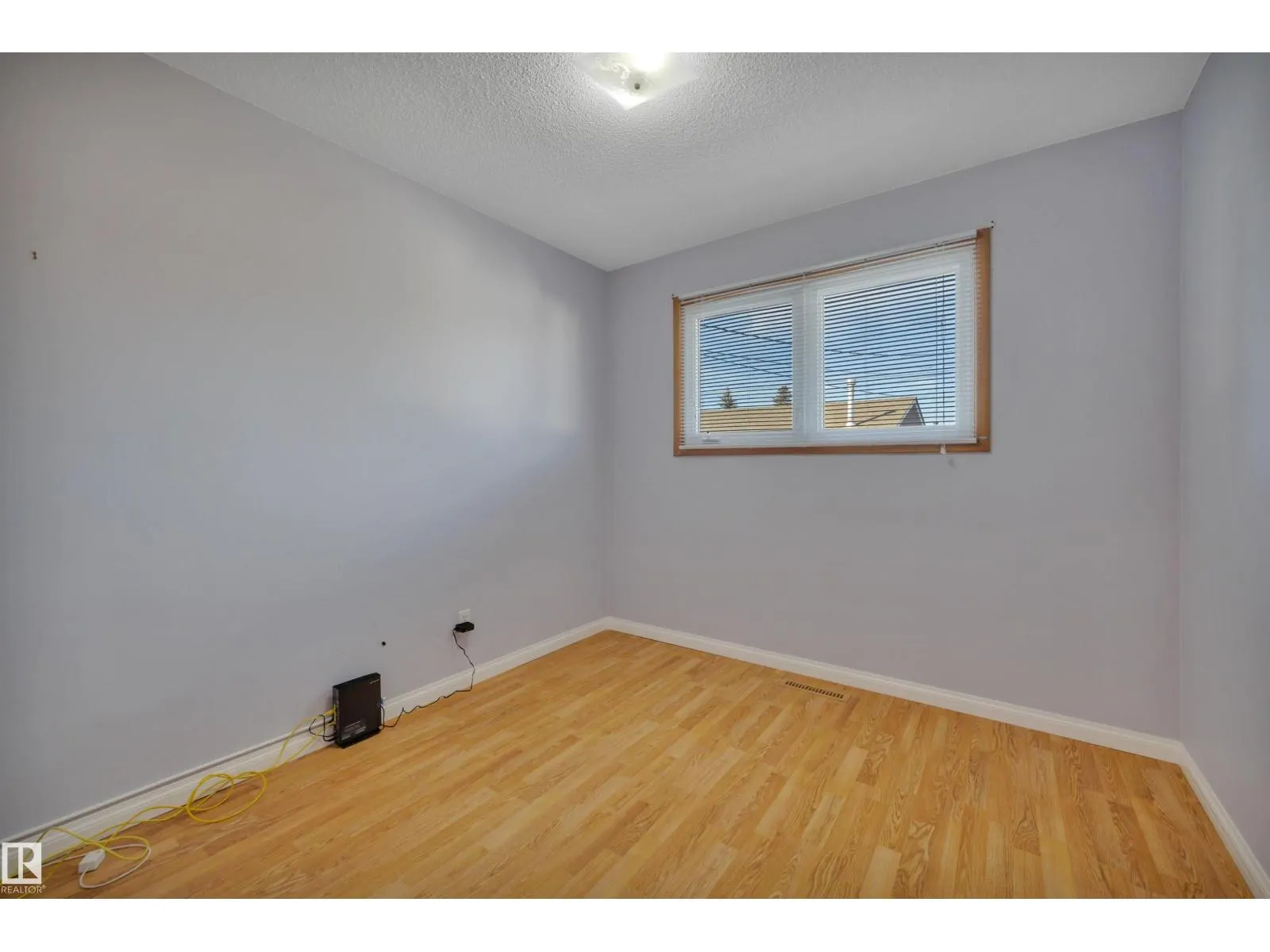 5604 94A AV NW
