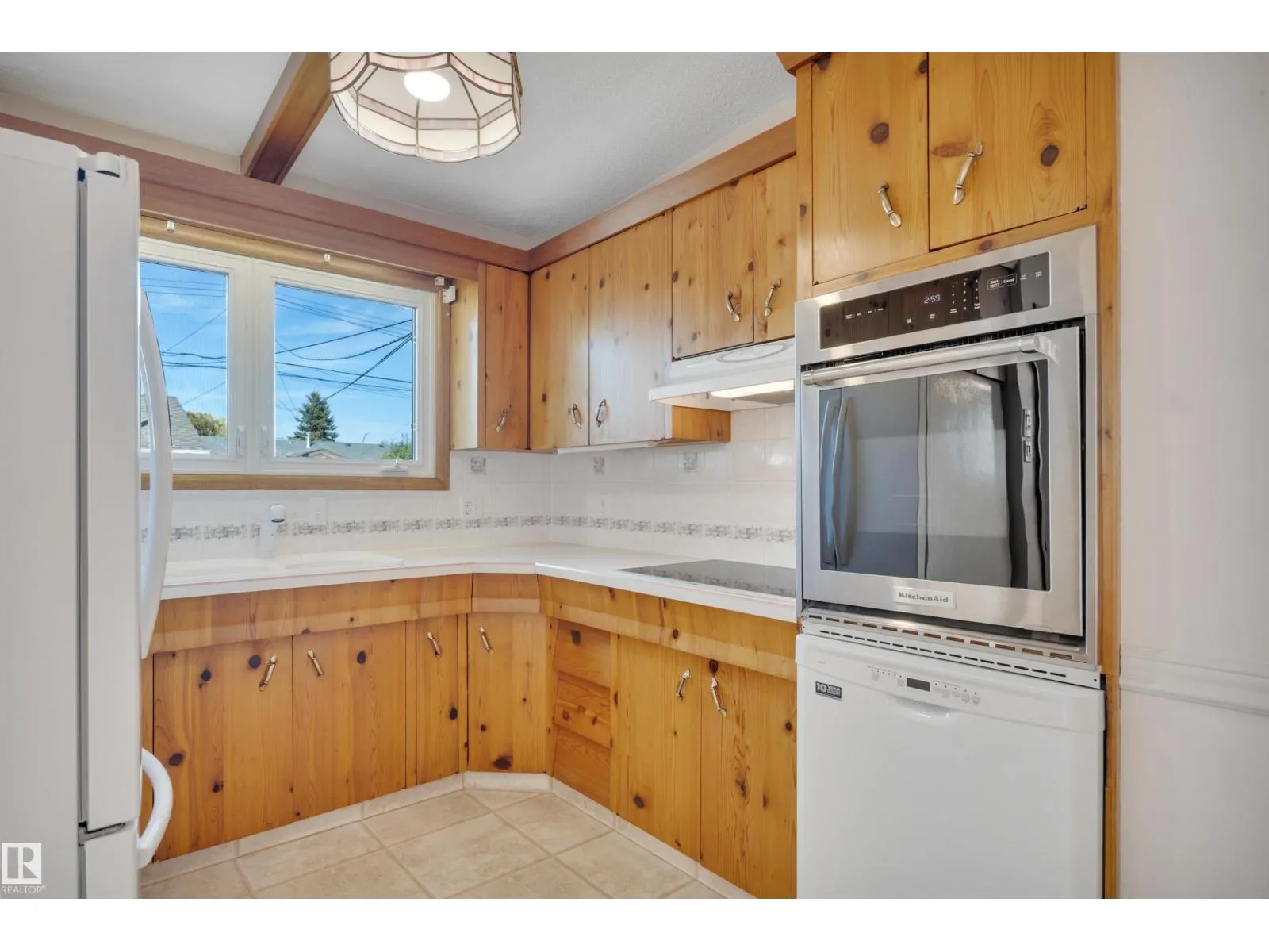 5604 94A AV NW