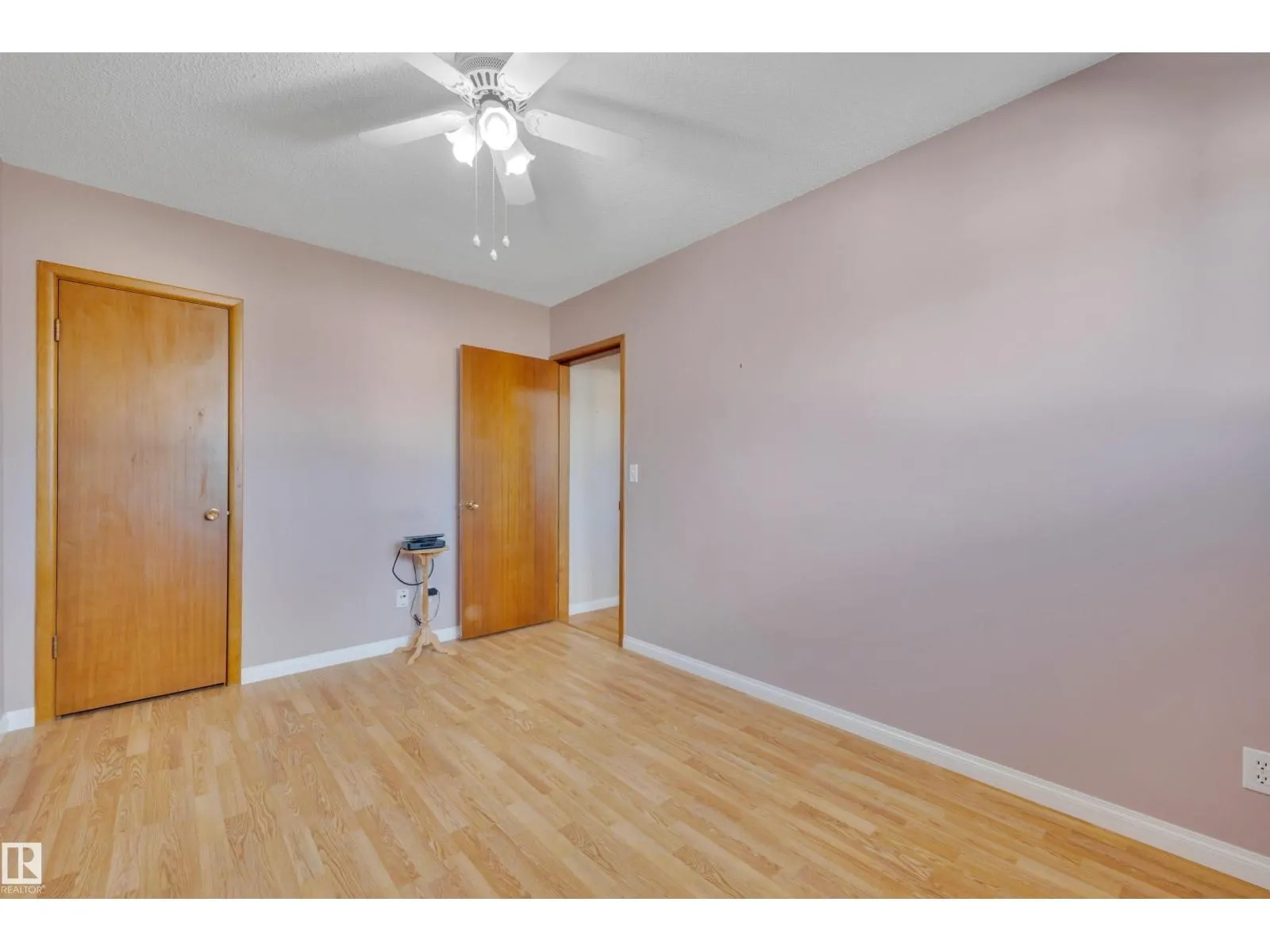 5604 94A AV NW