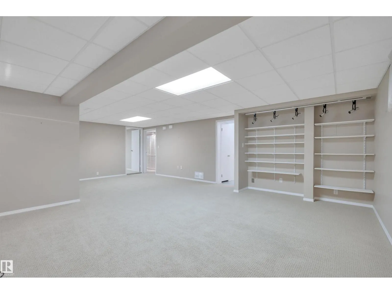 5604 94A AV NW
