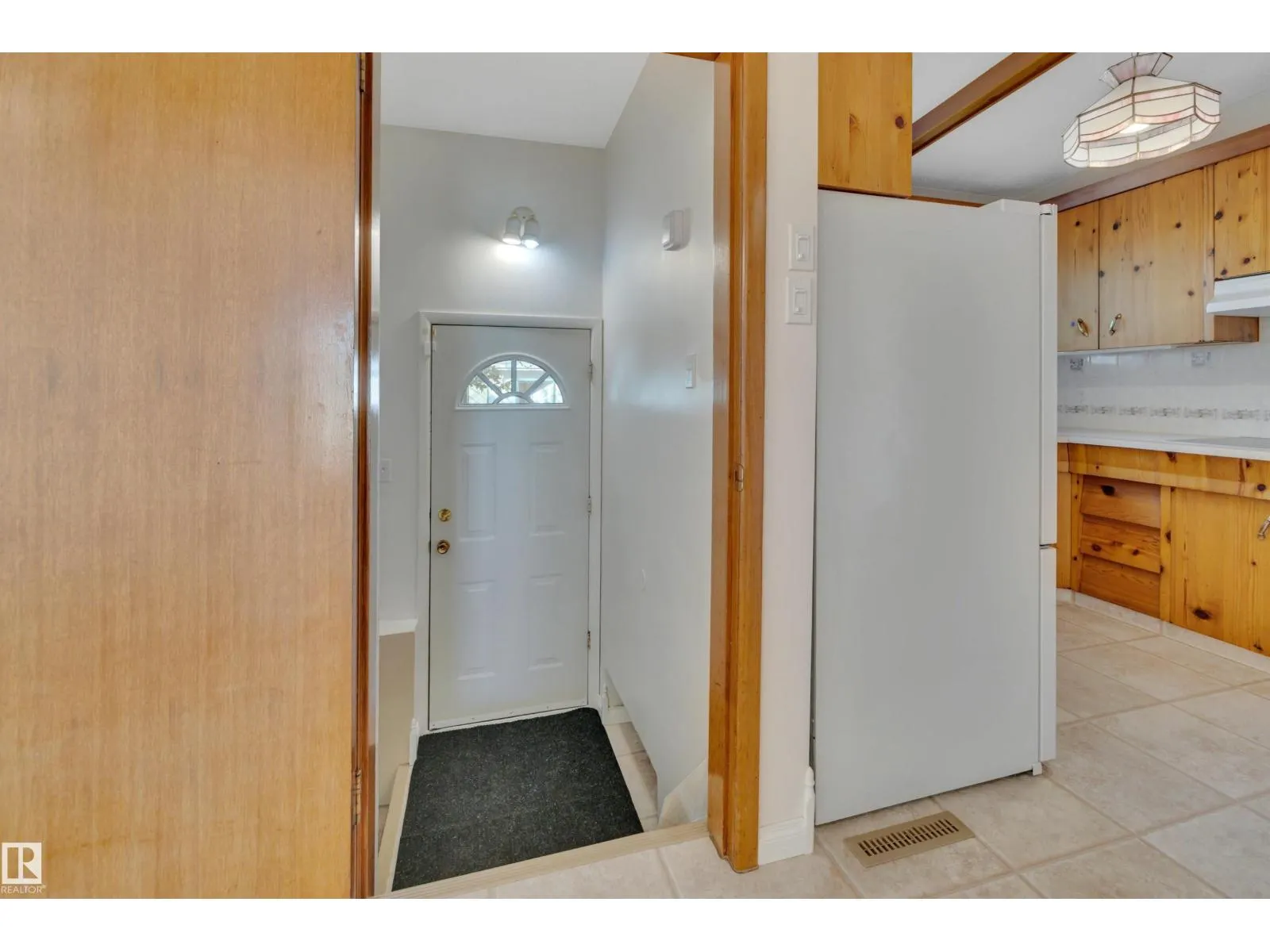5604 94A AV NW