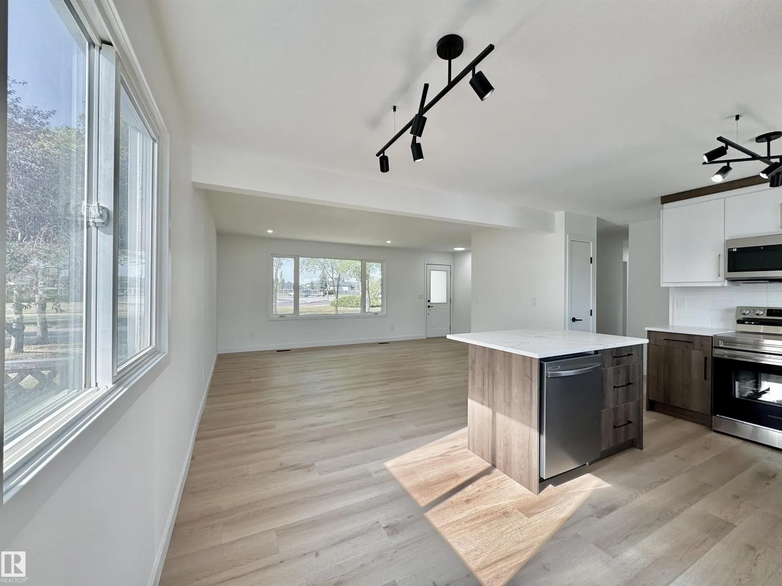 9607 95 ST