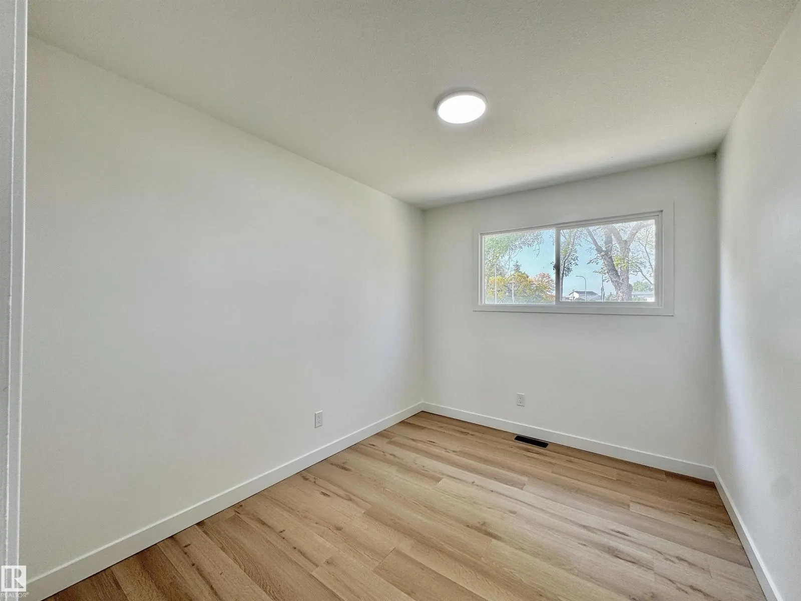 9607 95 ST
