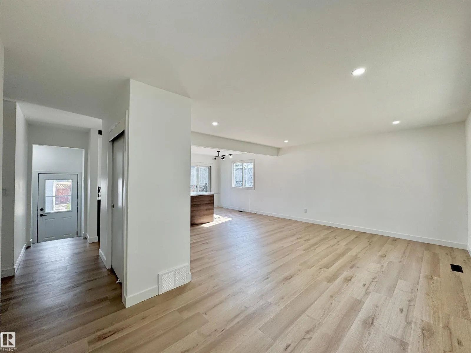 9607 95 ST