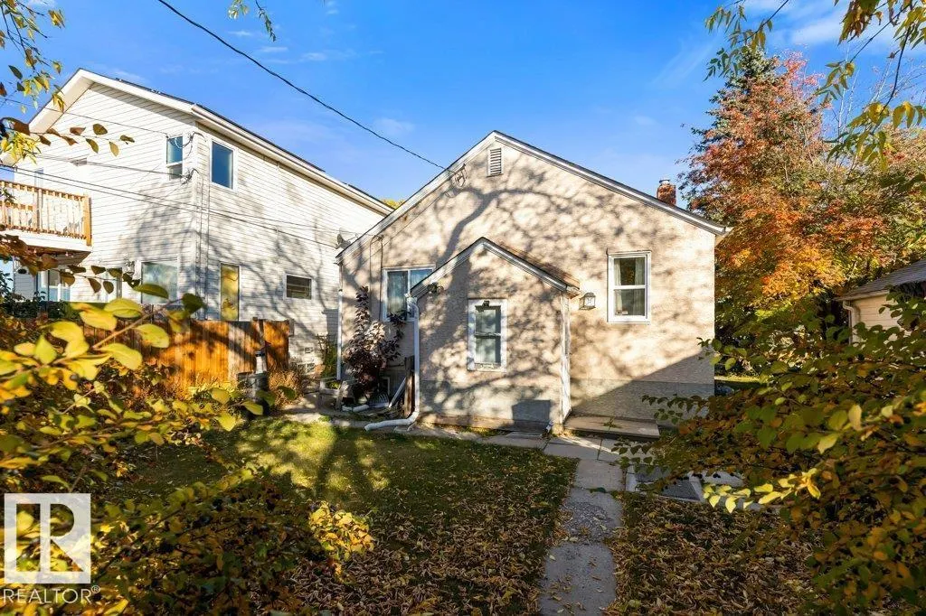 11208 79 ST NW
