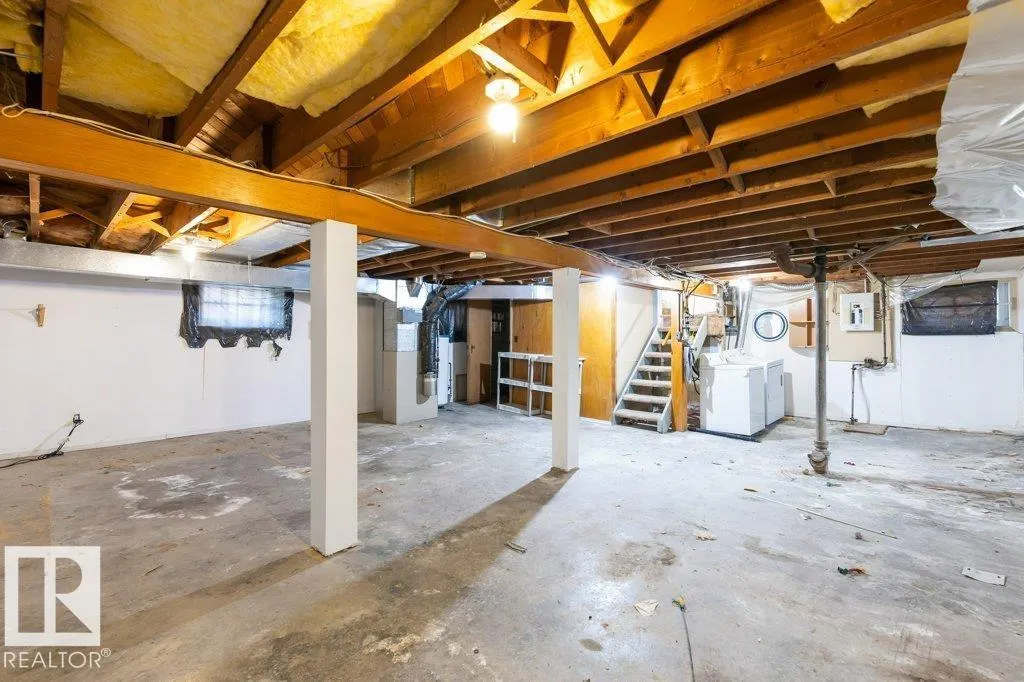 11208 79 ST NW