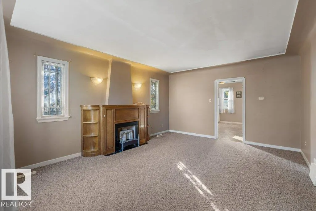 11208 79 ST NW