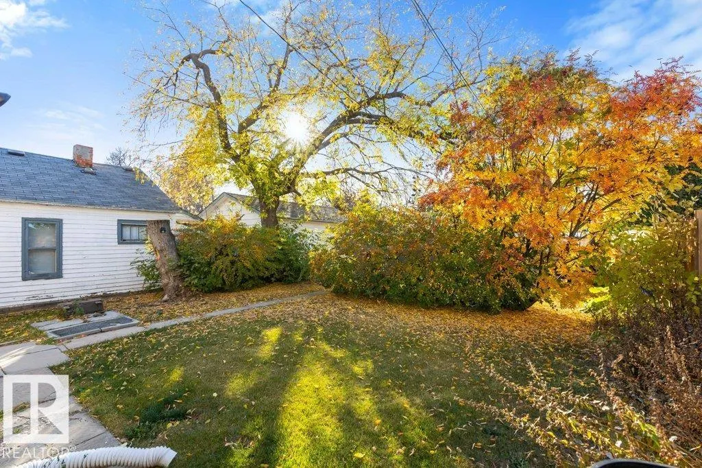 11208 79 ST NW