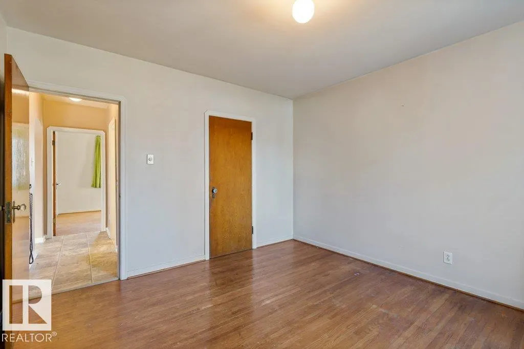 11208 79 ST NW