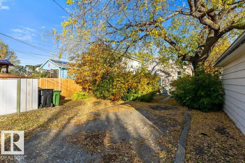 11208 79 ST NW
