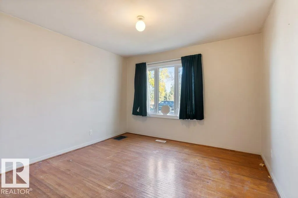 11208 79 ST NW
