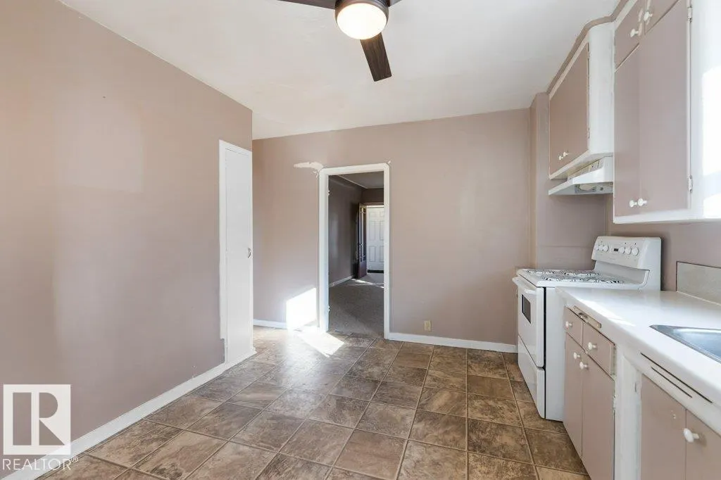 11208 79 ST NW