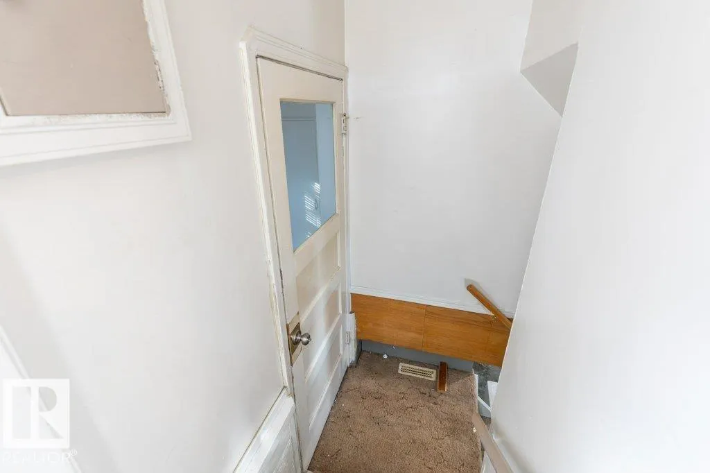 11208 79 ST NW