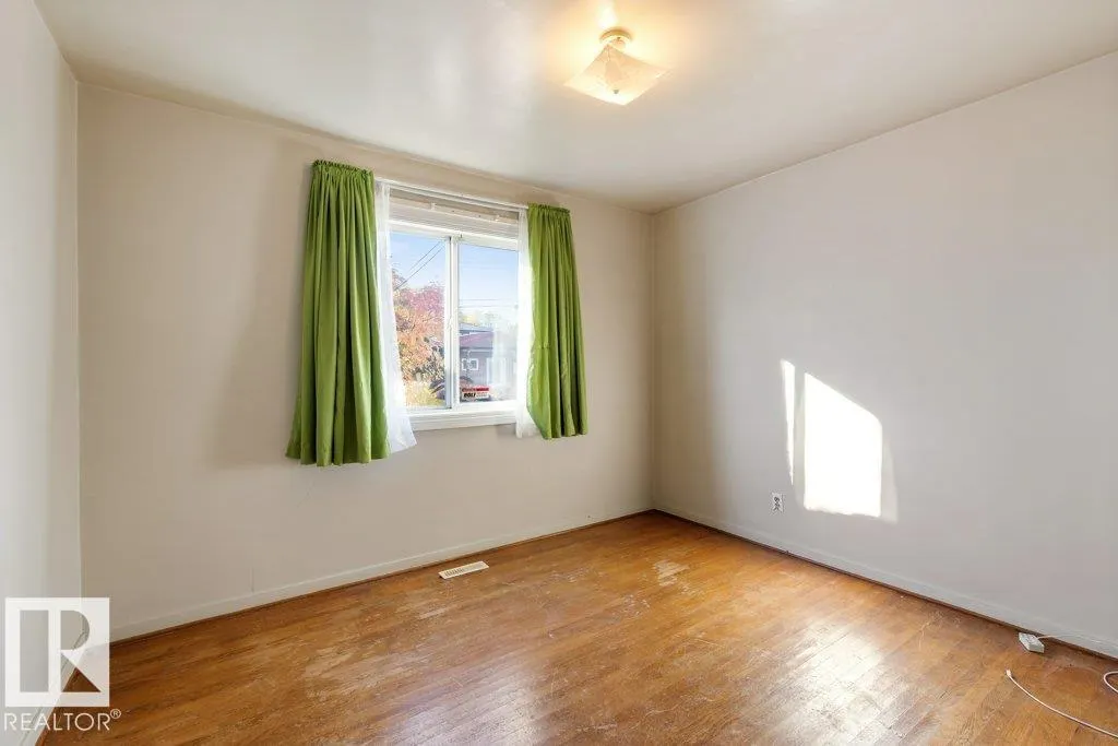 11208 79 ST NW