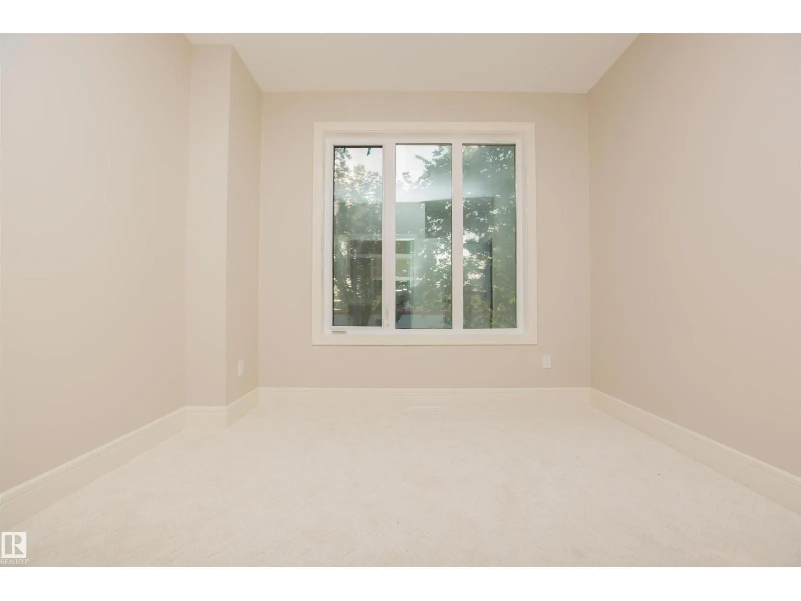 9127 143 ST NW