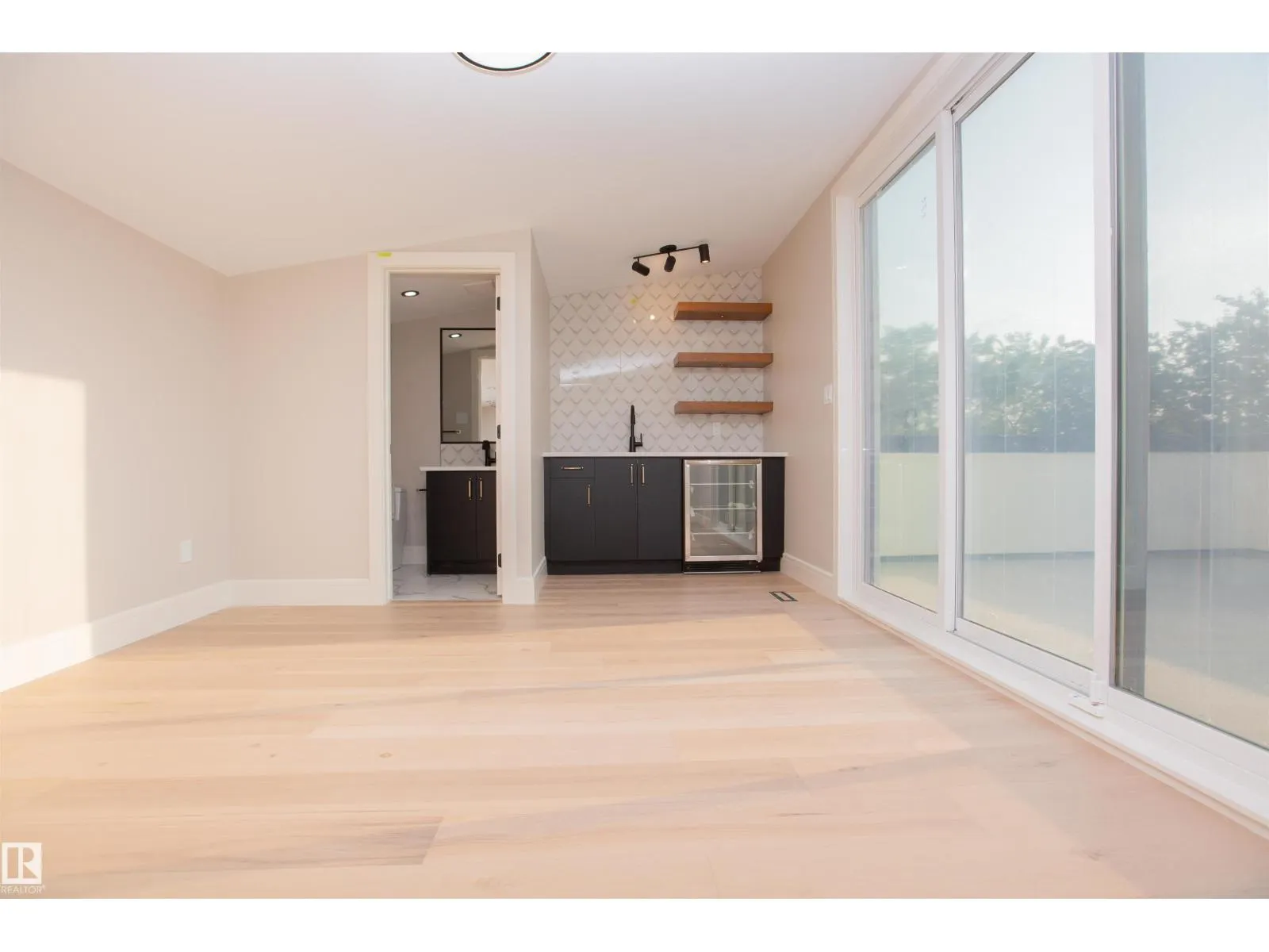 9127 143 ST NW