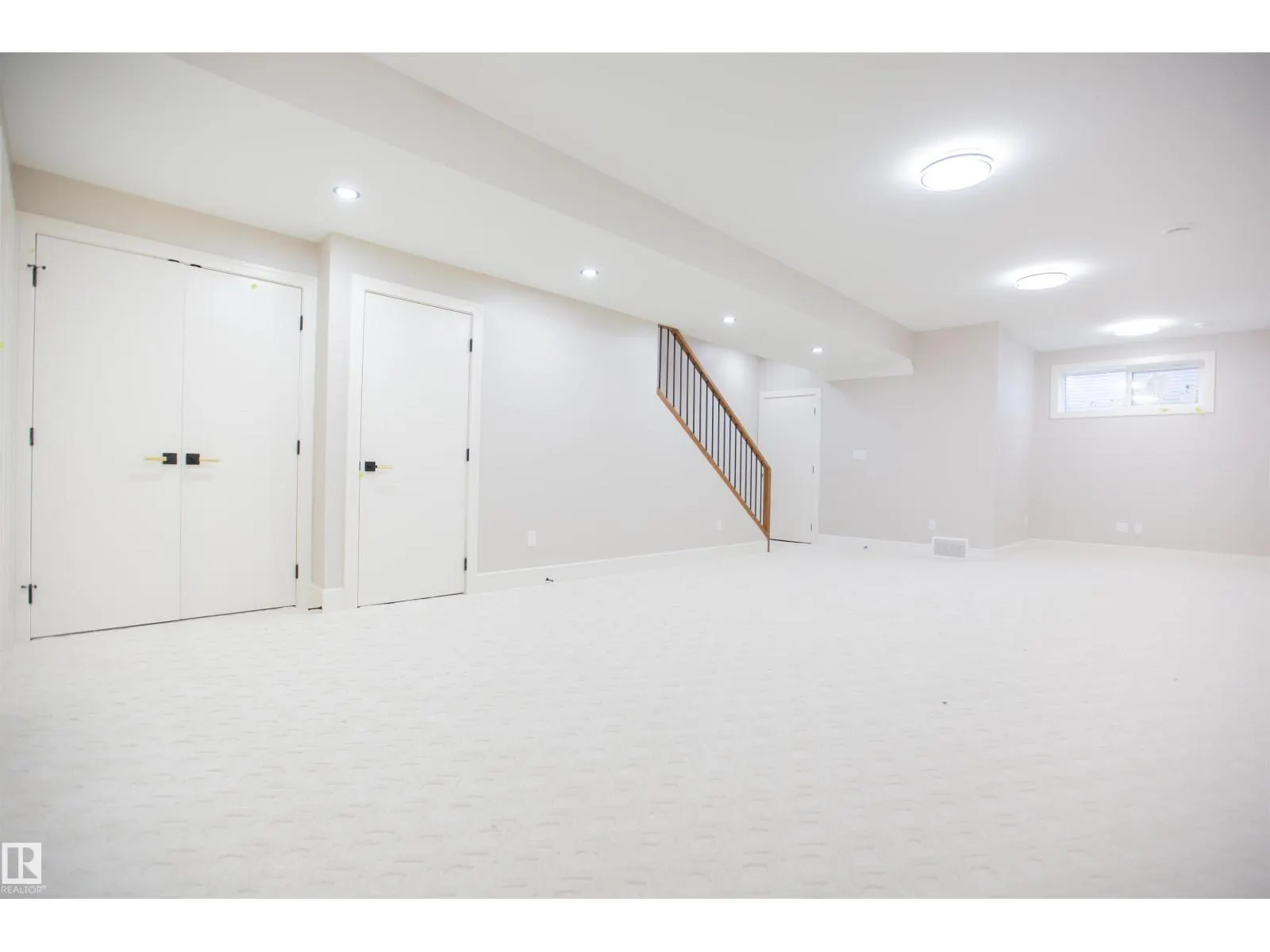 9127 143 ST NW
