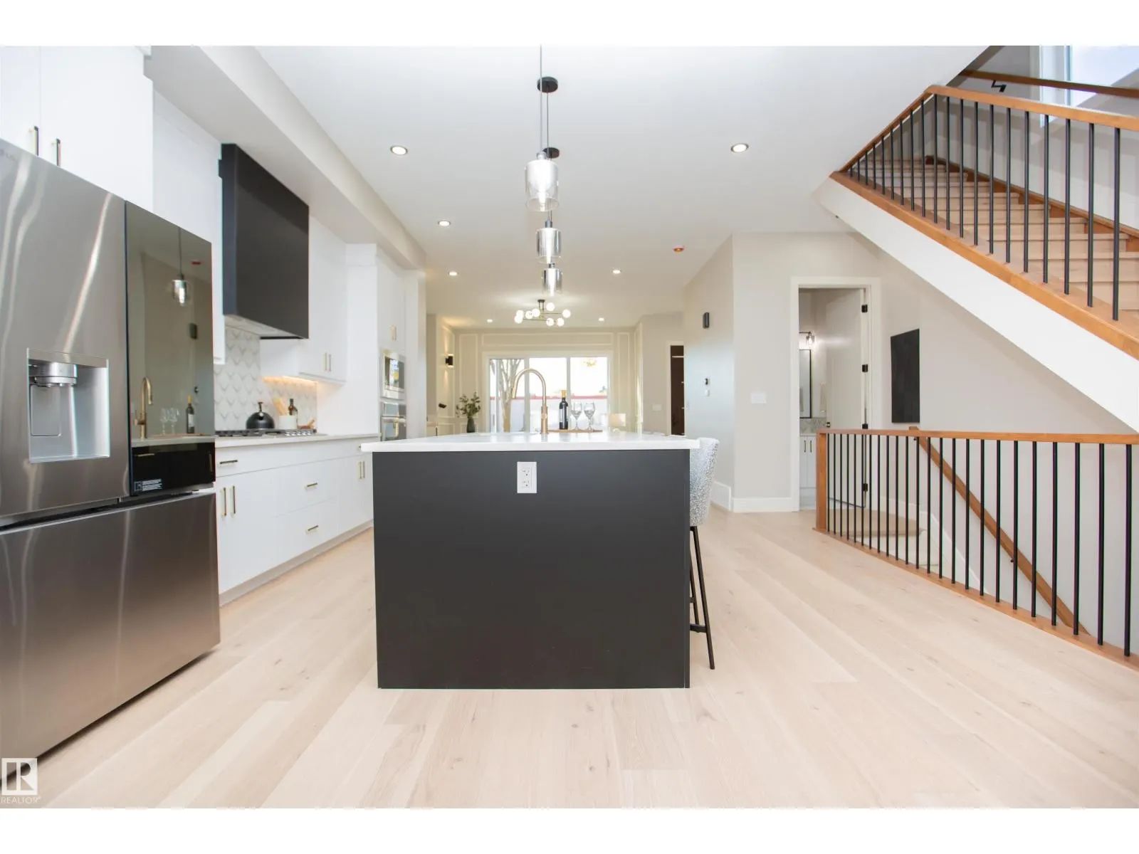 9127 143 ST NW