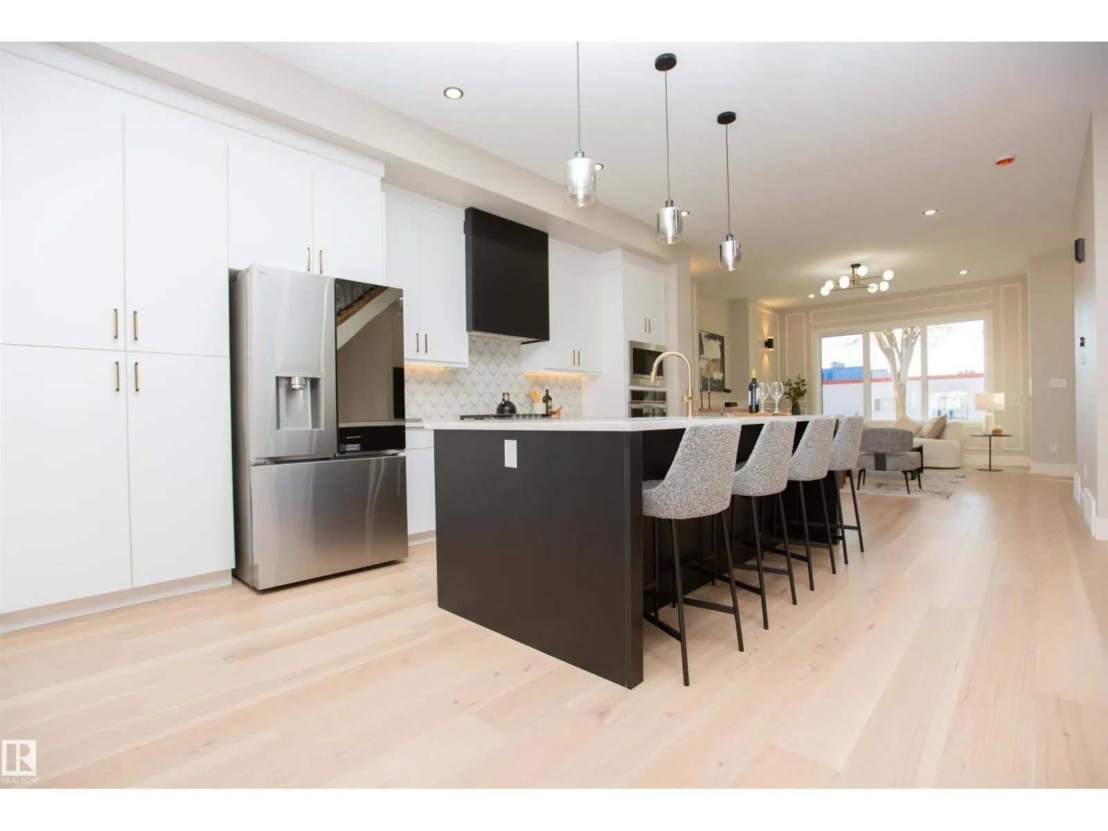 9127 143 ST NW