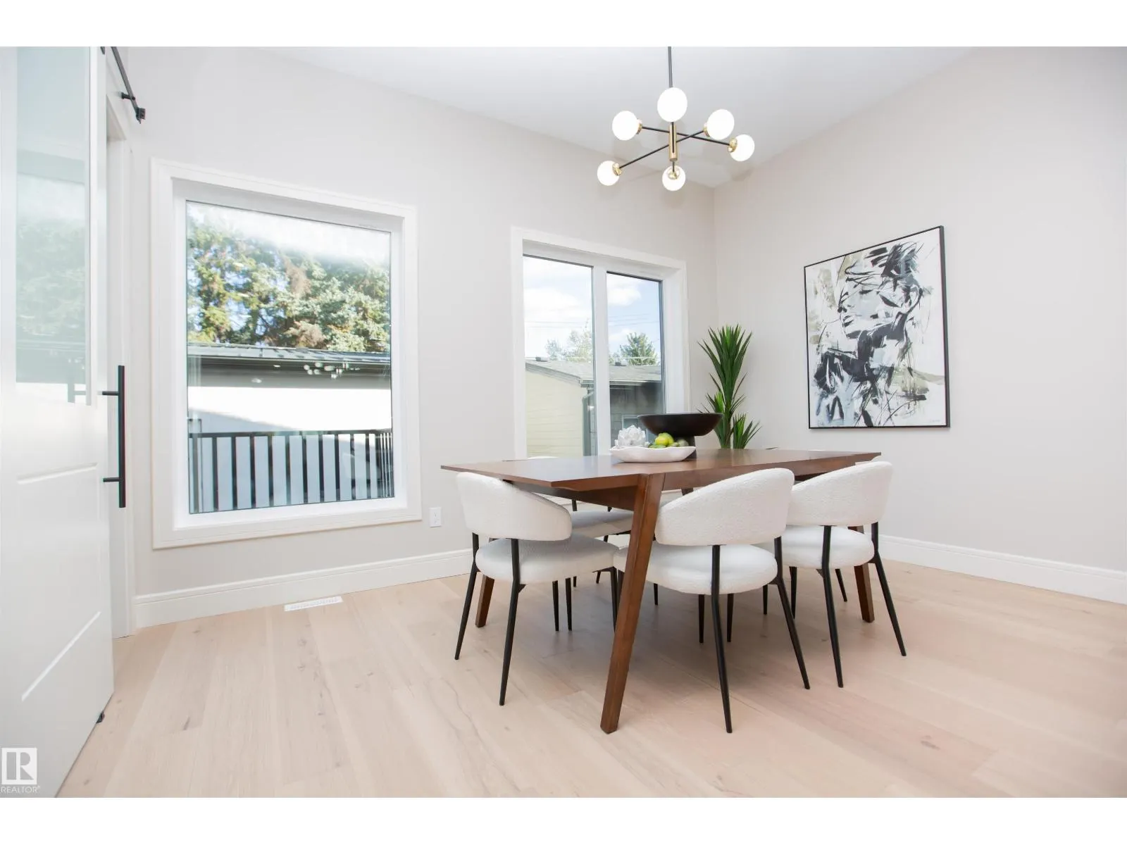 9127 143 ST NW