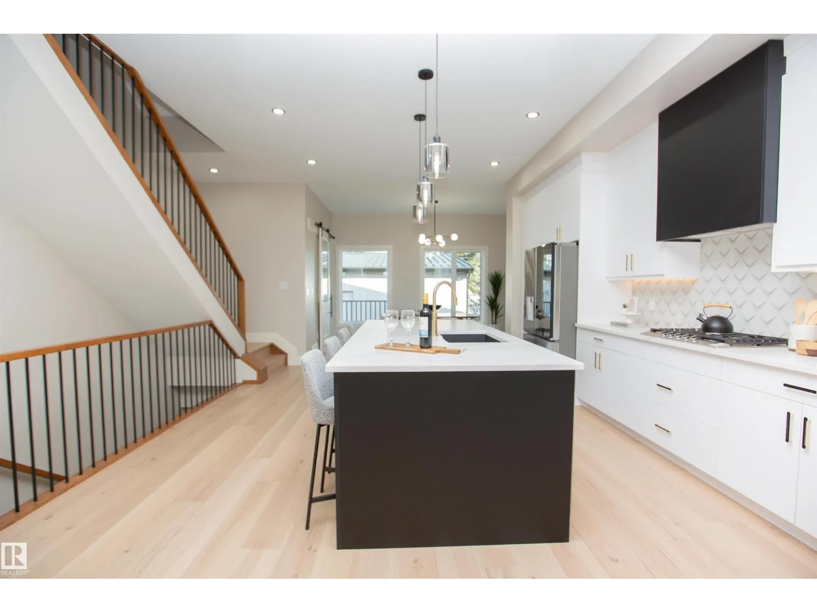 9127 143 ST NW