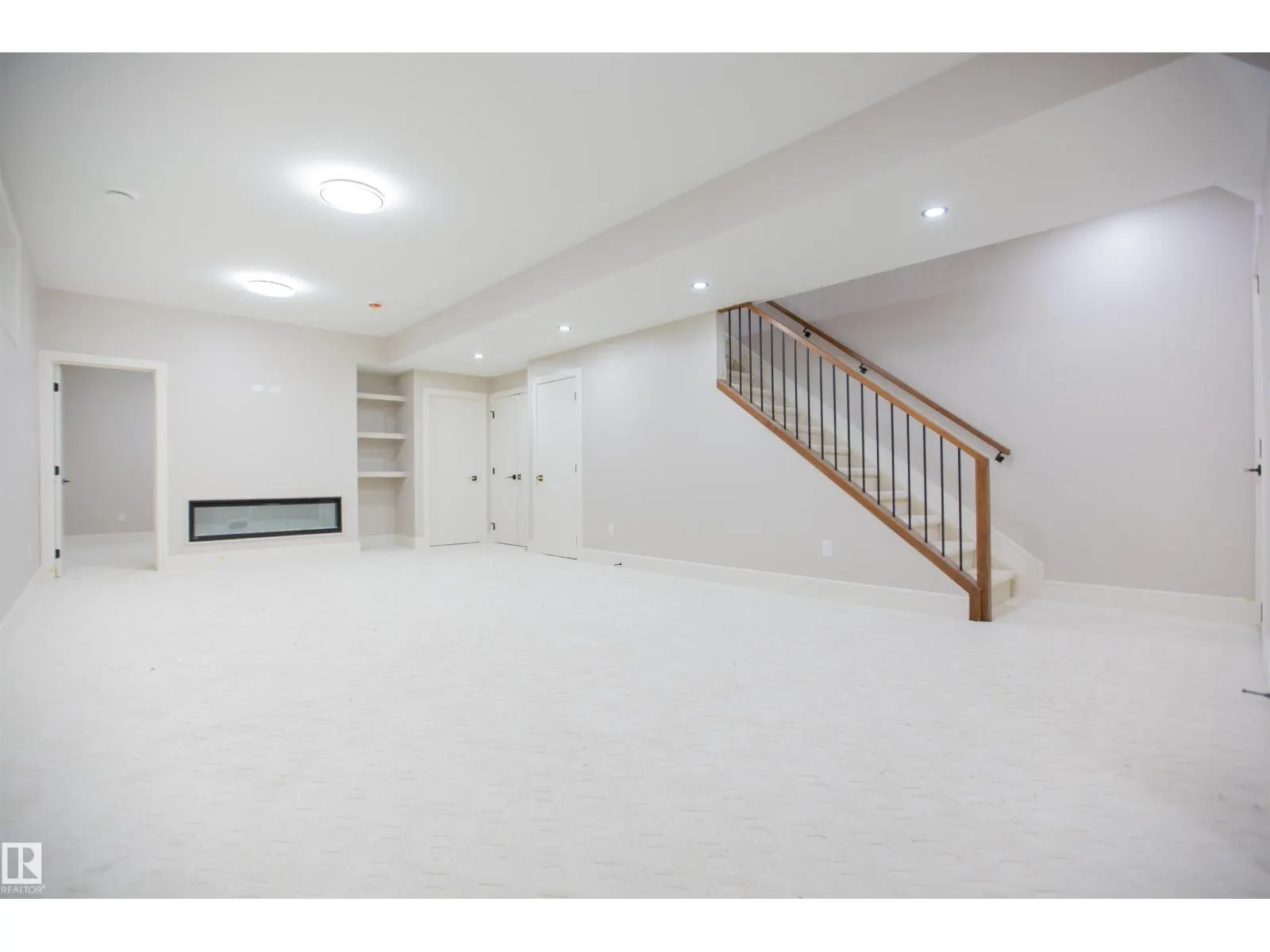 9127 143 ST NW