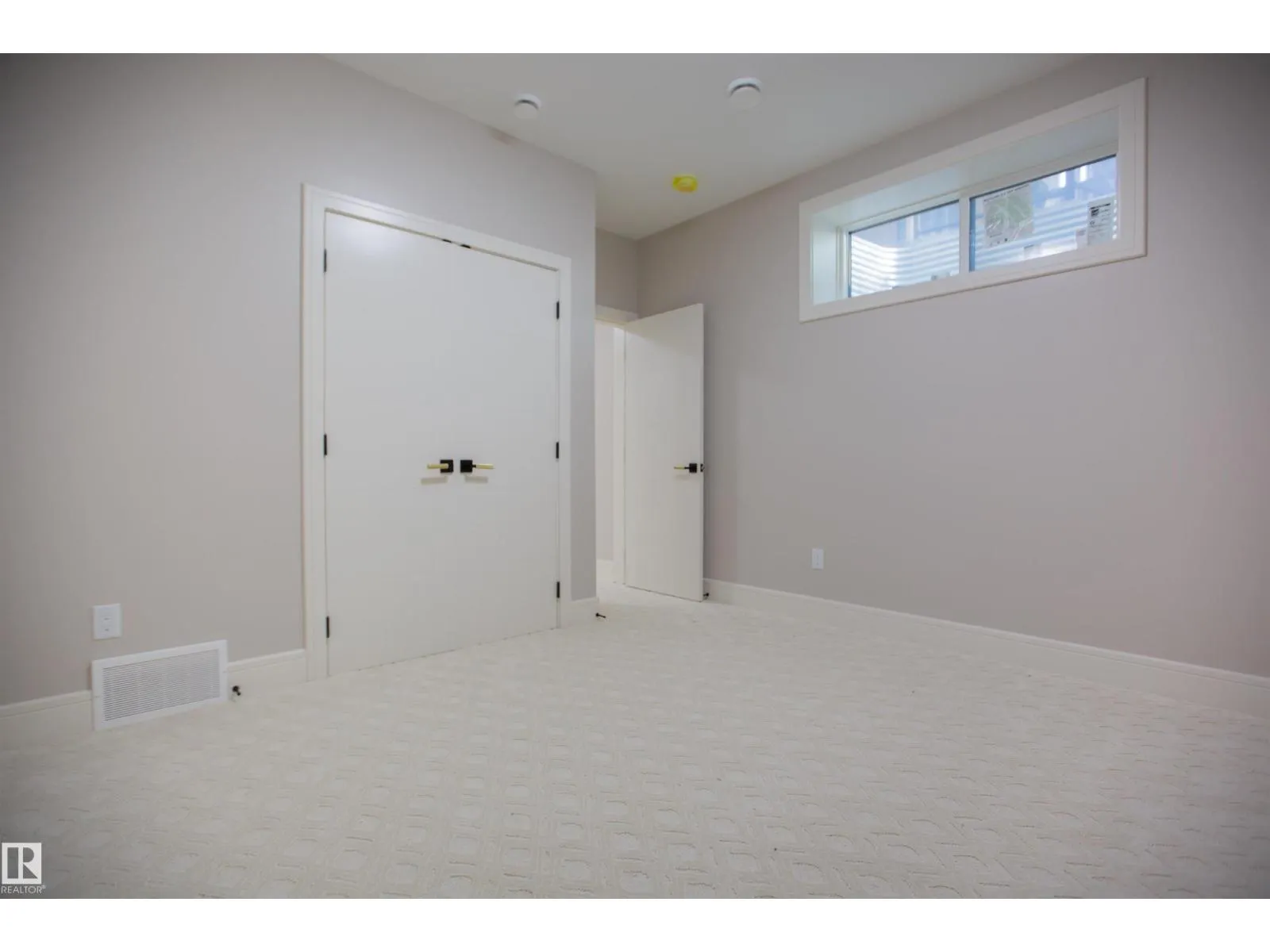 9127 143 ST NW