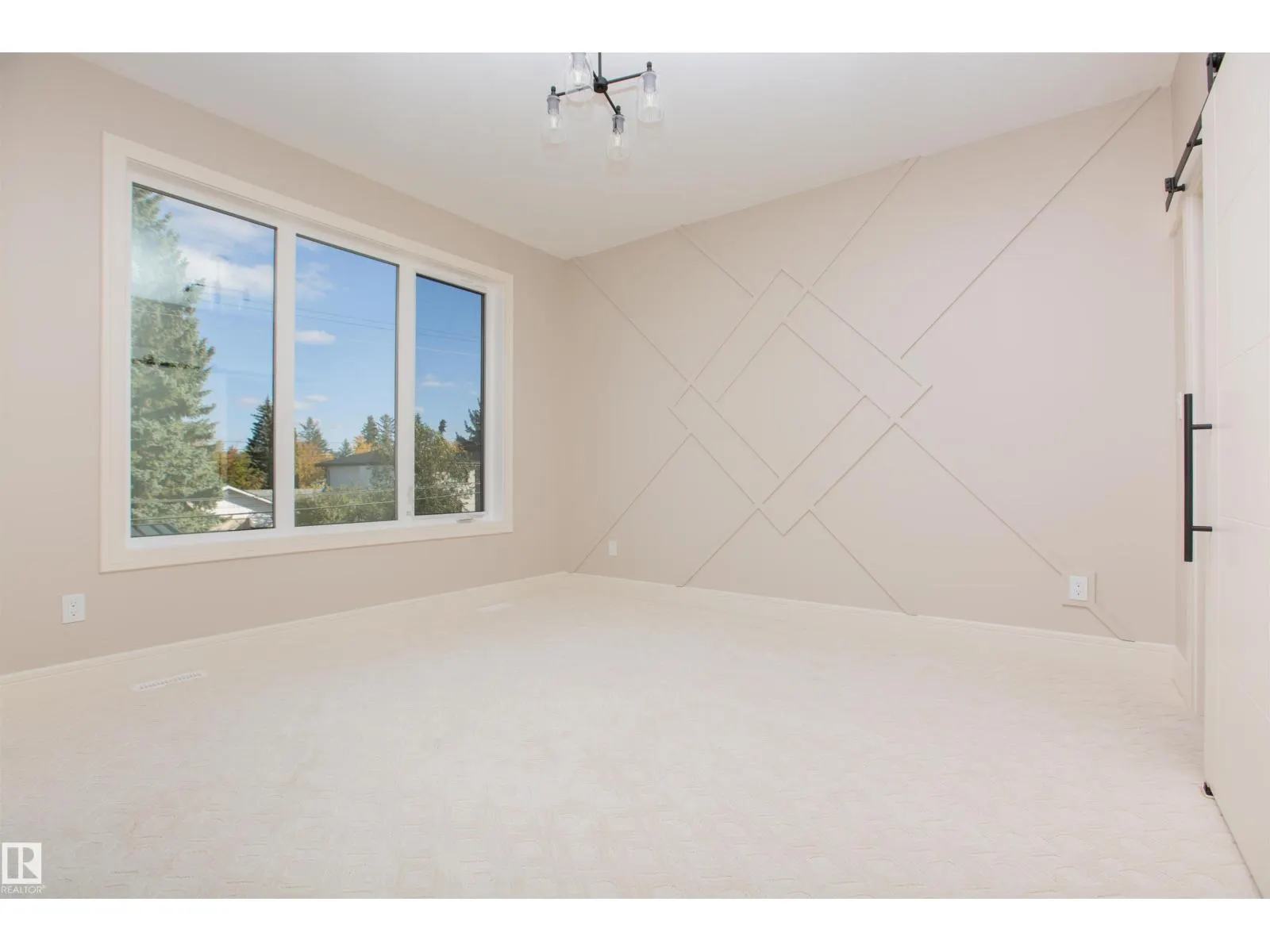 9127 143 ST NW