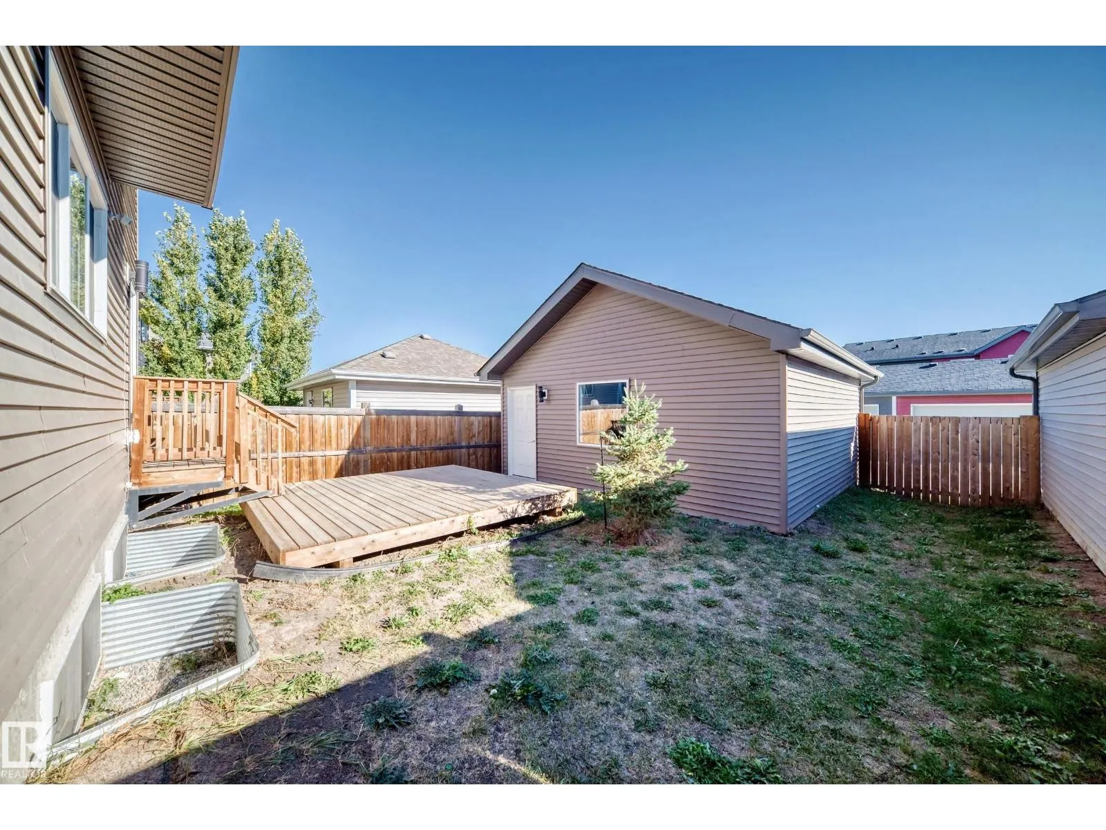 8723 221 ST NW