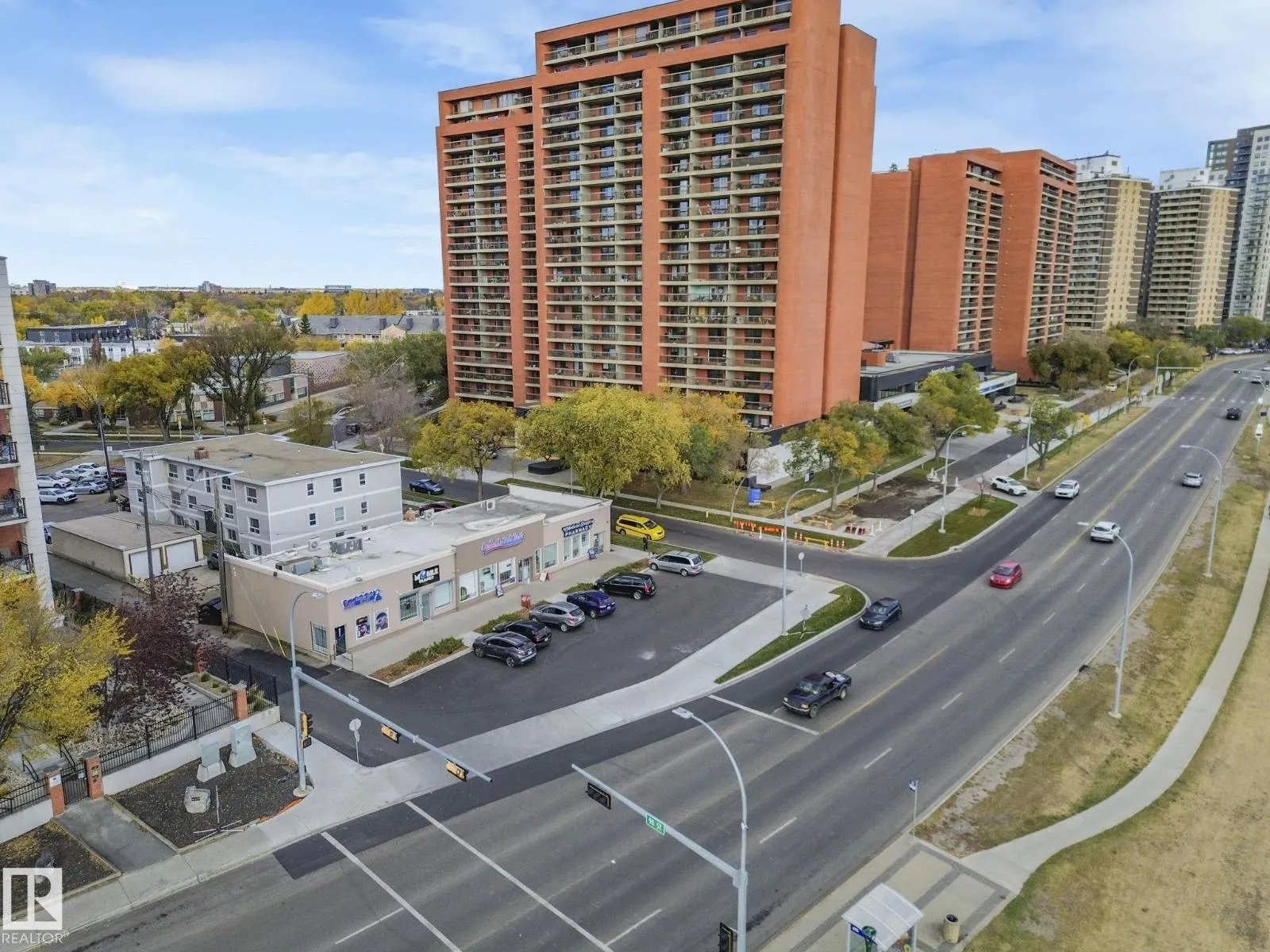 #107 10421 93 ST NW