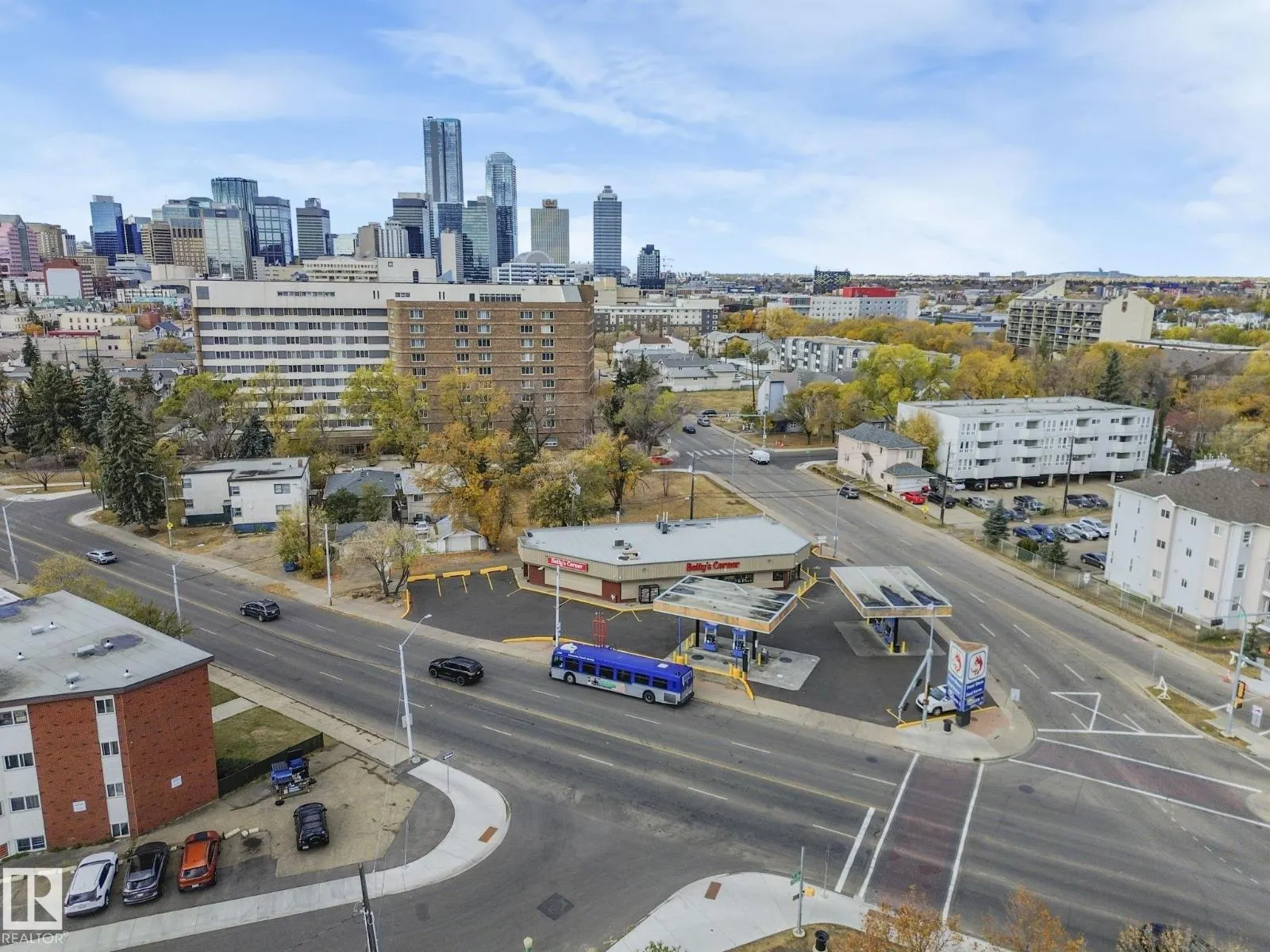 #107 10421 93 ST NW