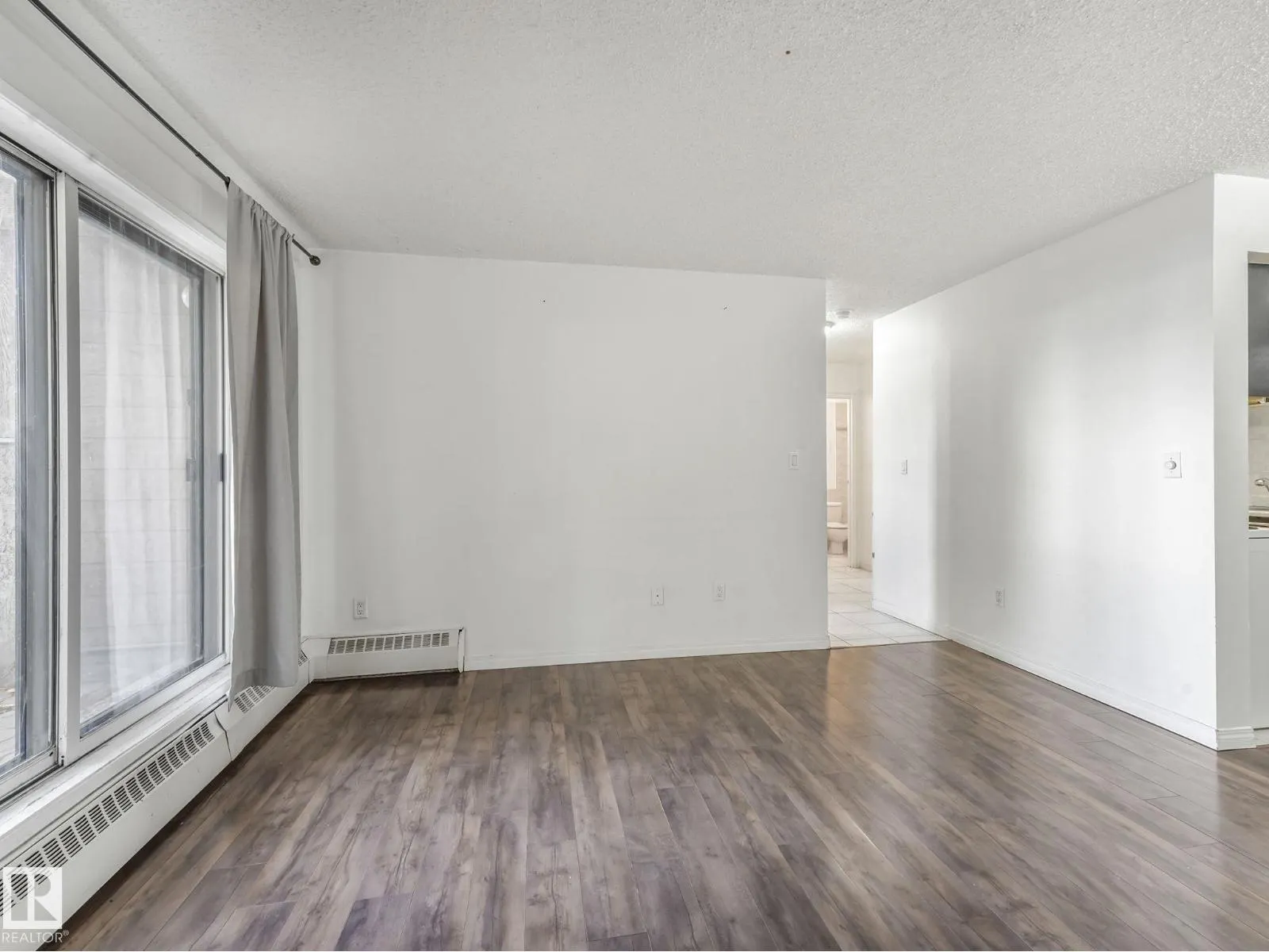 #107 10421 93 ST NW