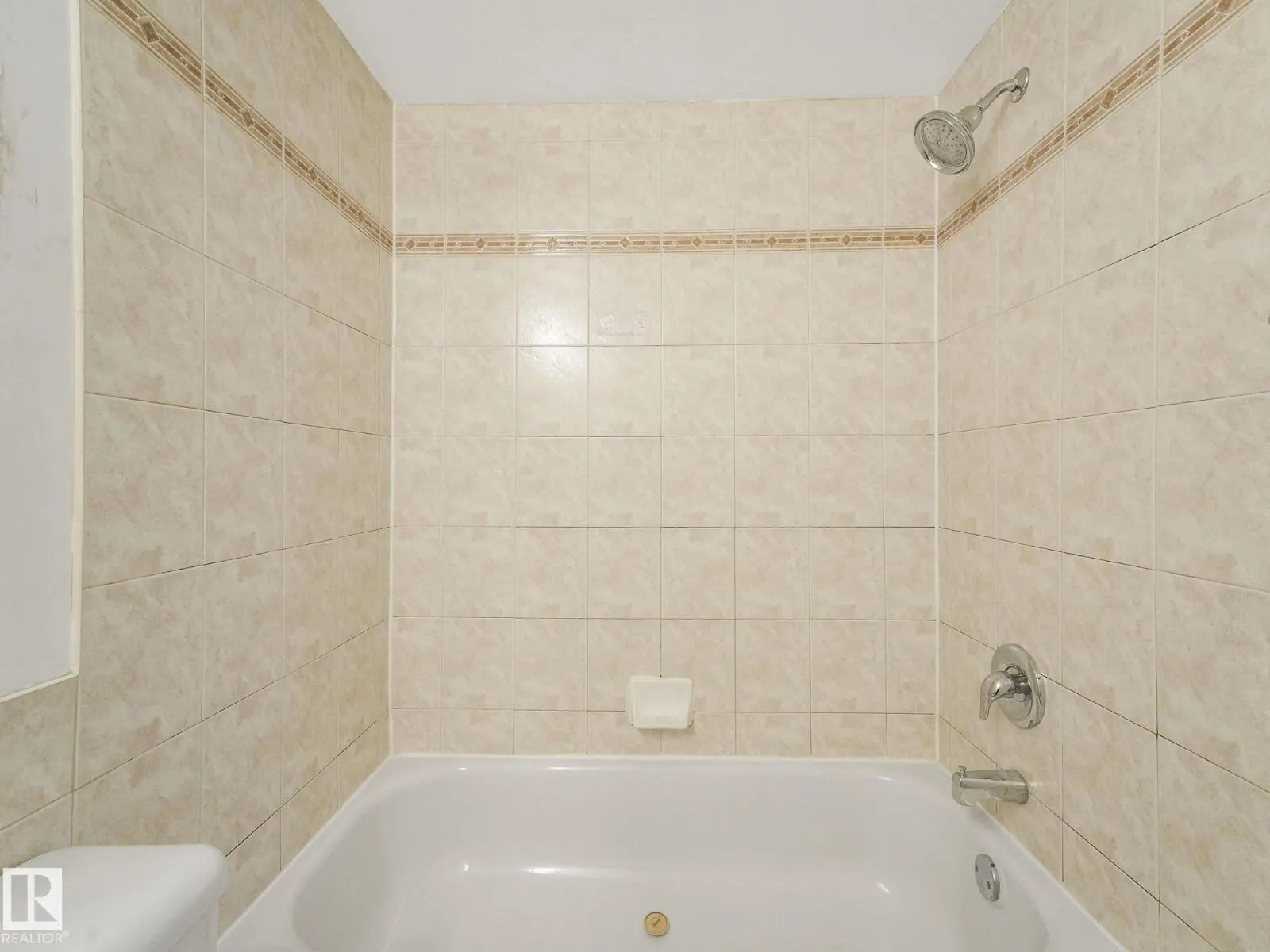 #107 10421 93 ST NW