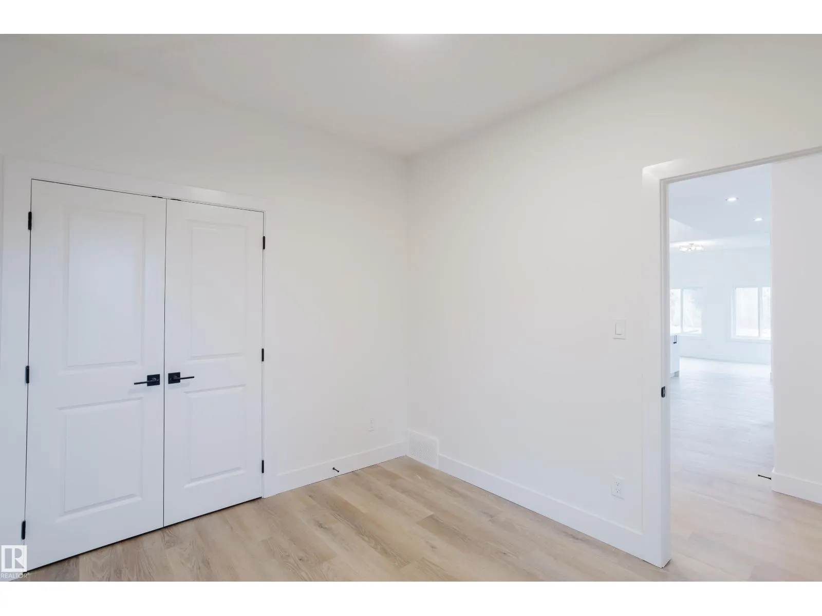 45 Renwyck PL