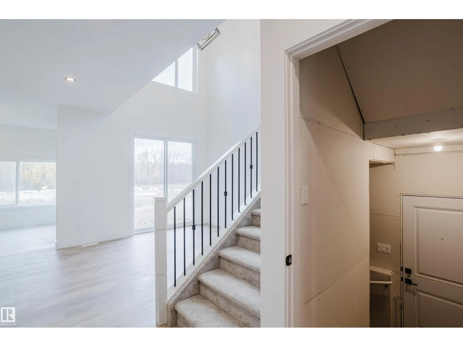 45 Renwyck PL