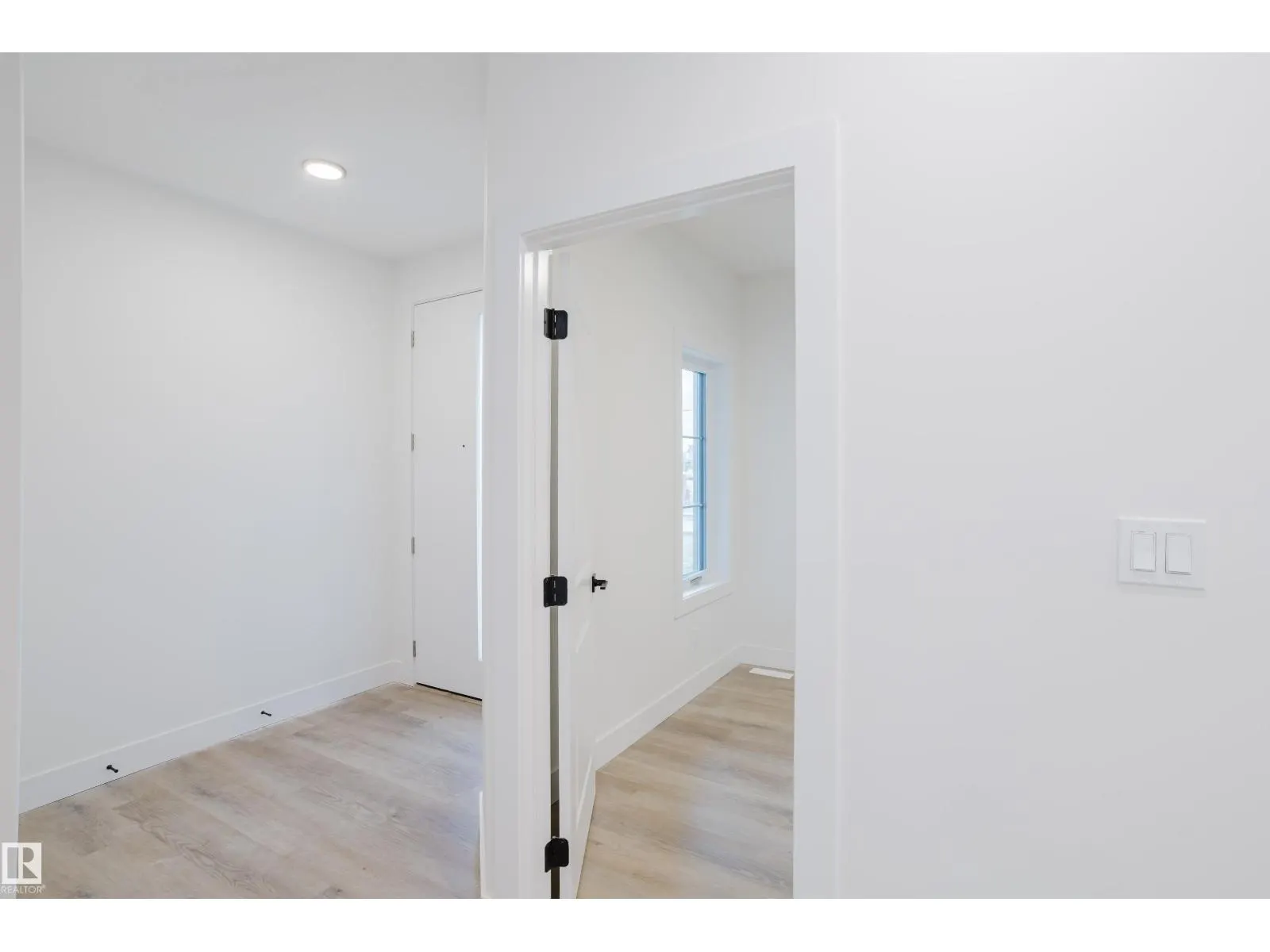 45 Renwyck PL