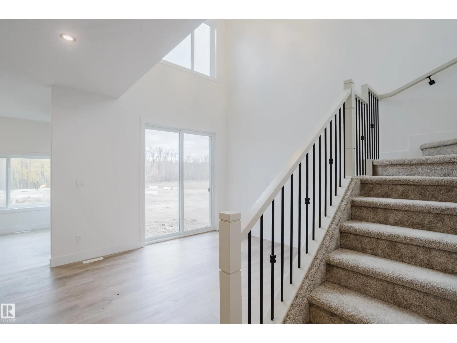 45 Renwyck PL