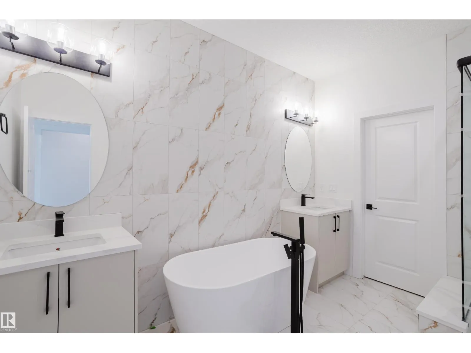 45 Renwyck PL