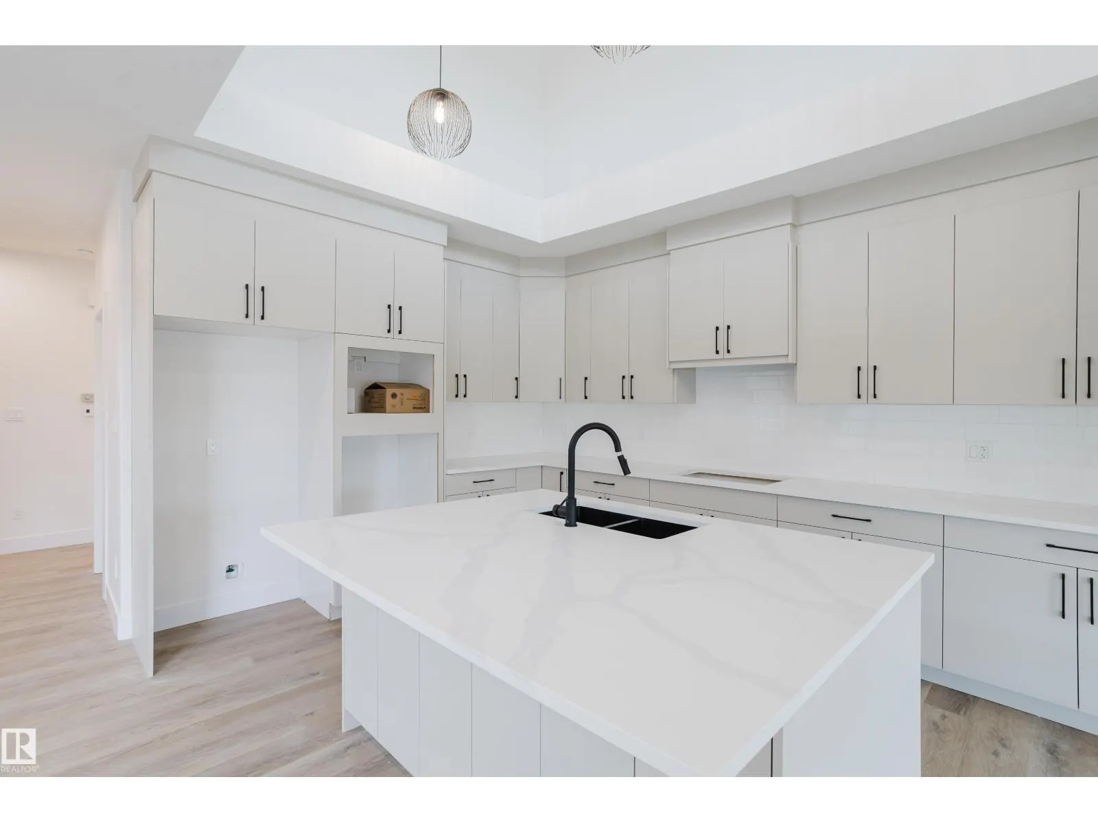 45 Renwyck PL