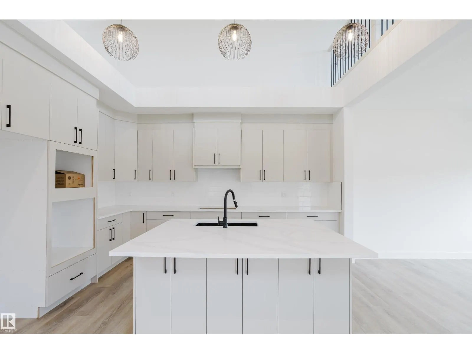 45 Renwyck PL