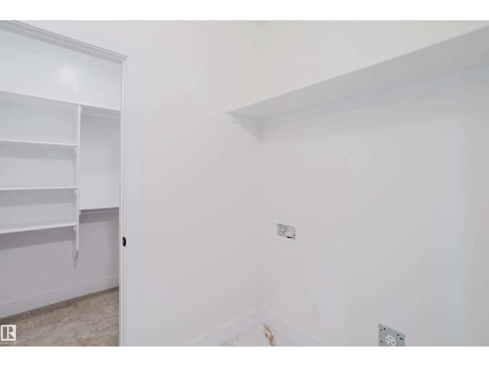 45 Renwyck PL