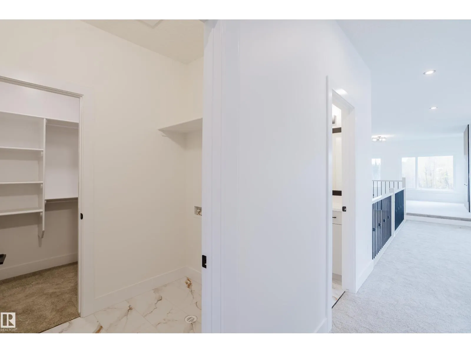 45 Renwyck PL