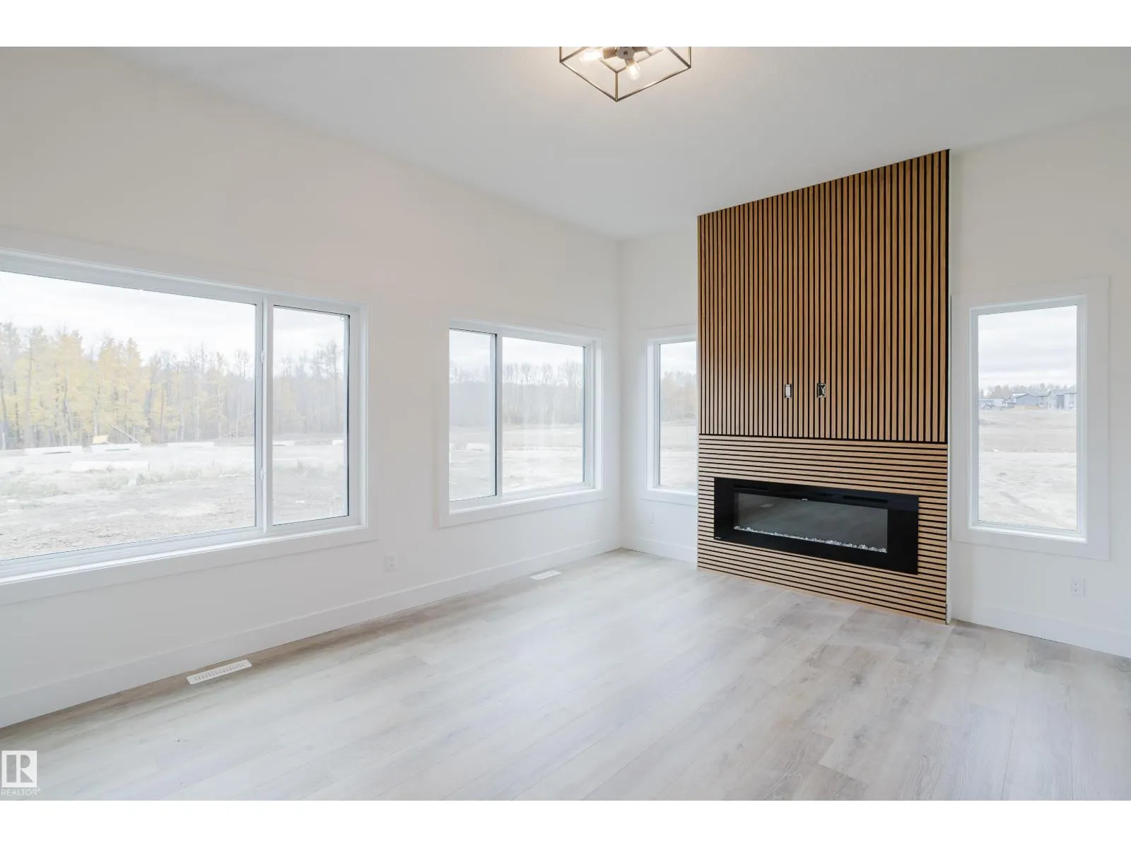 45 Renwyck PL