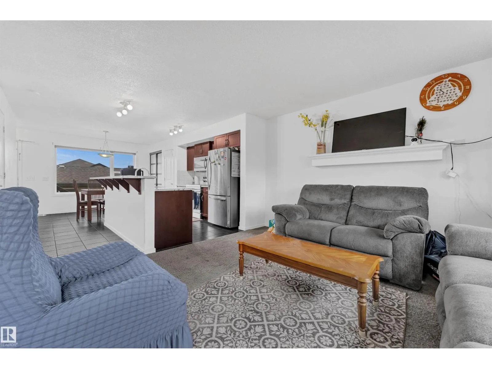 2004 32 ST NW